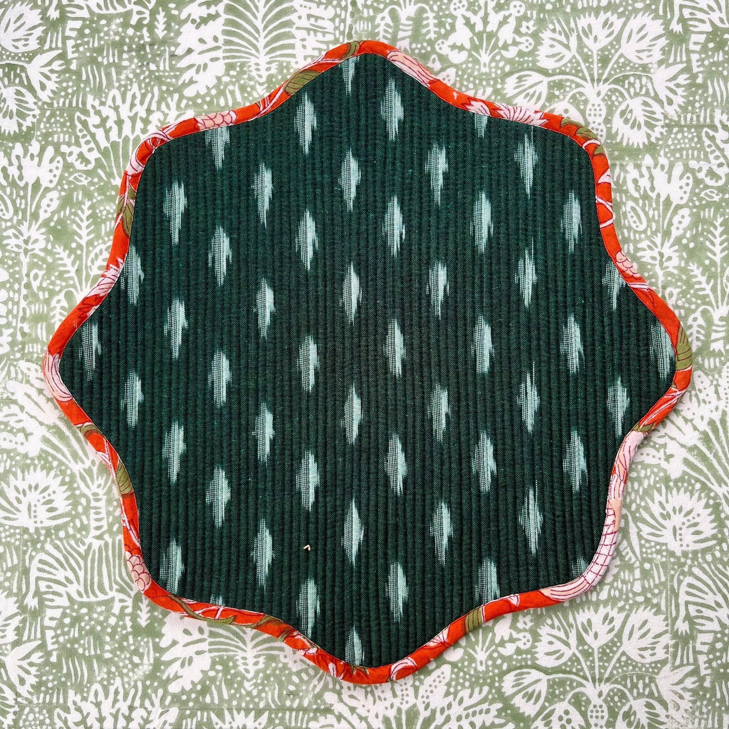 Quilted Scallop Placemat - Red & Green Ikat