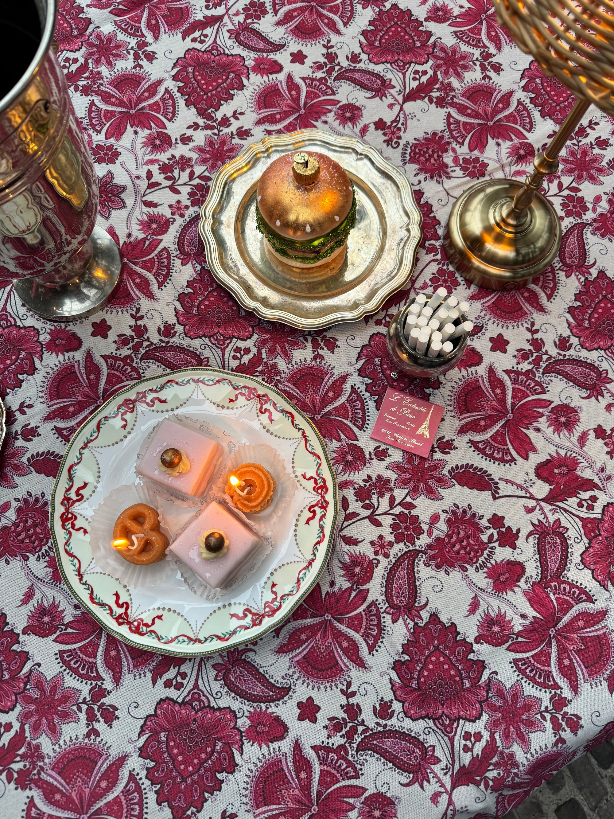 Tony Tablecloth Red Flowers