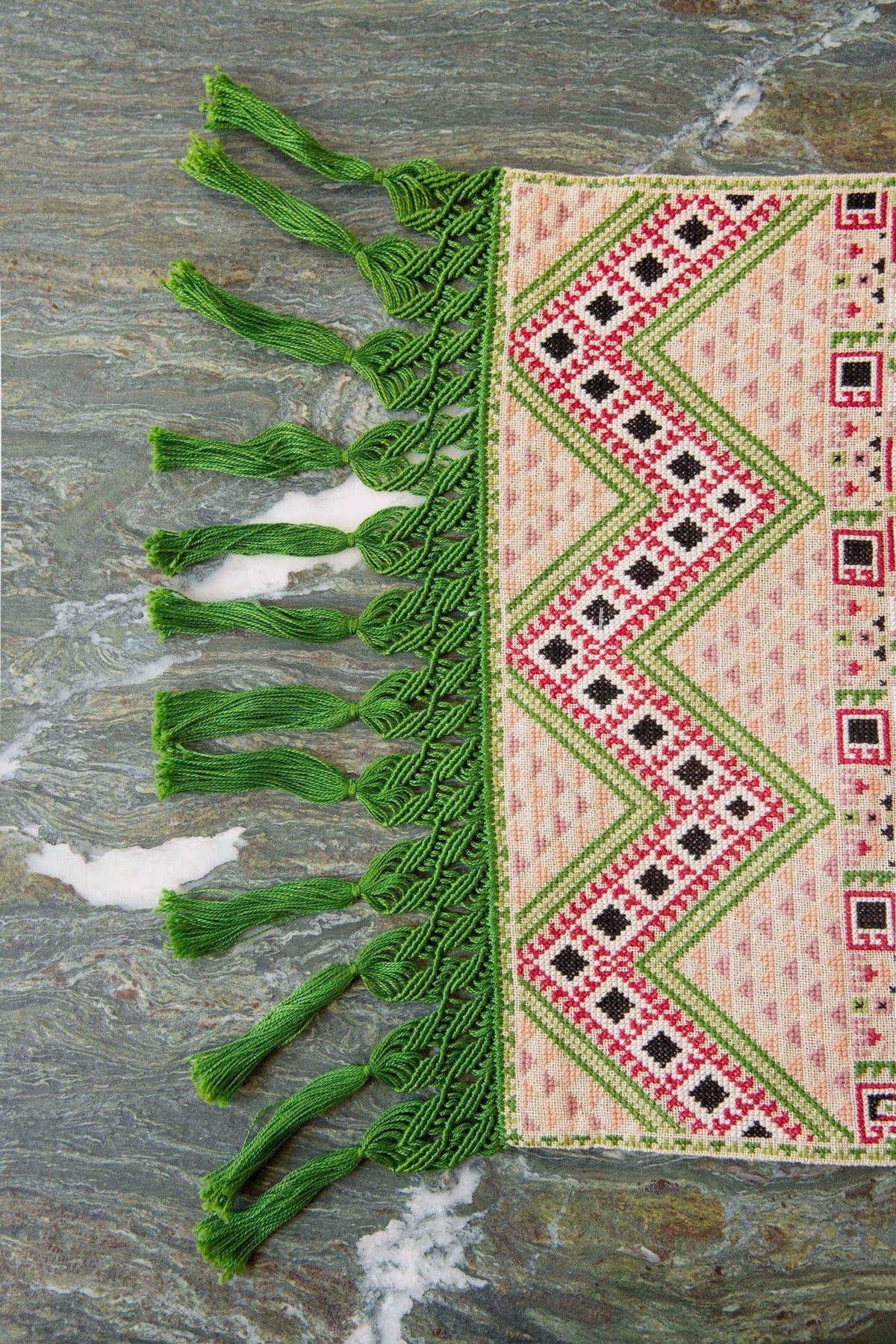 Anixi Vintage Table Runner