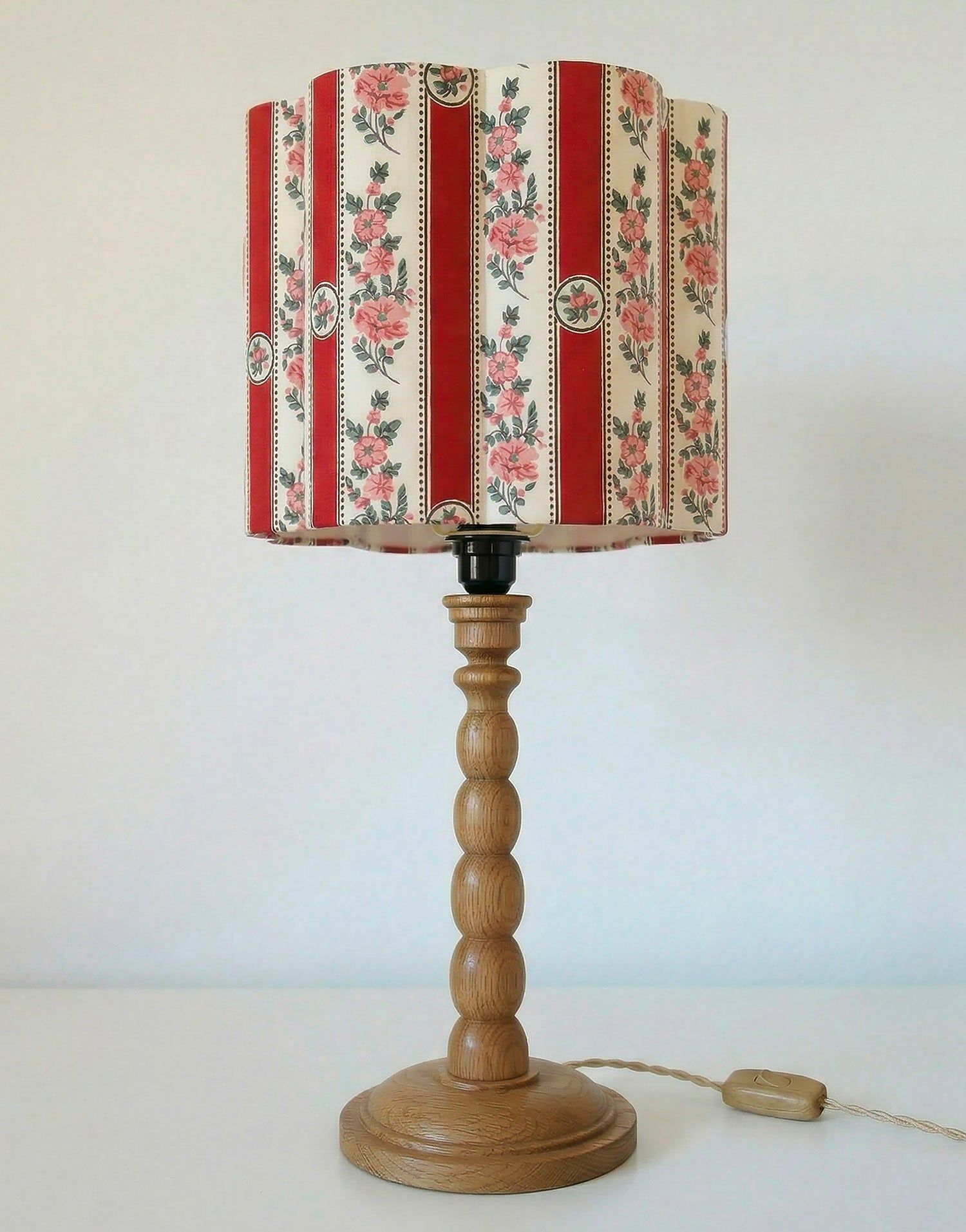 Flora Flower-Shaped Lampshade 'Red Table Lamp