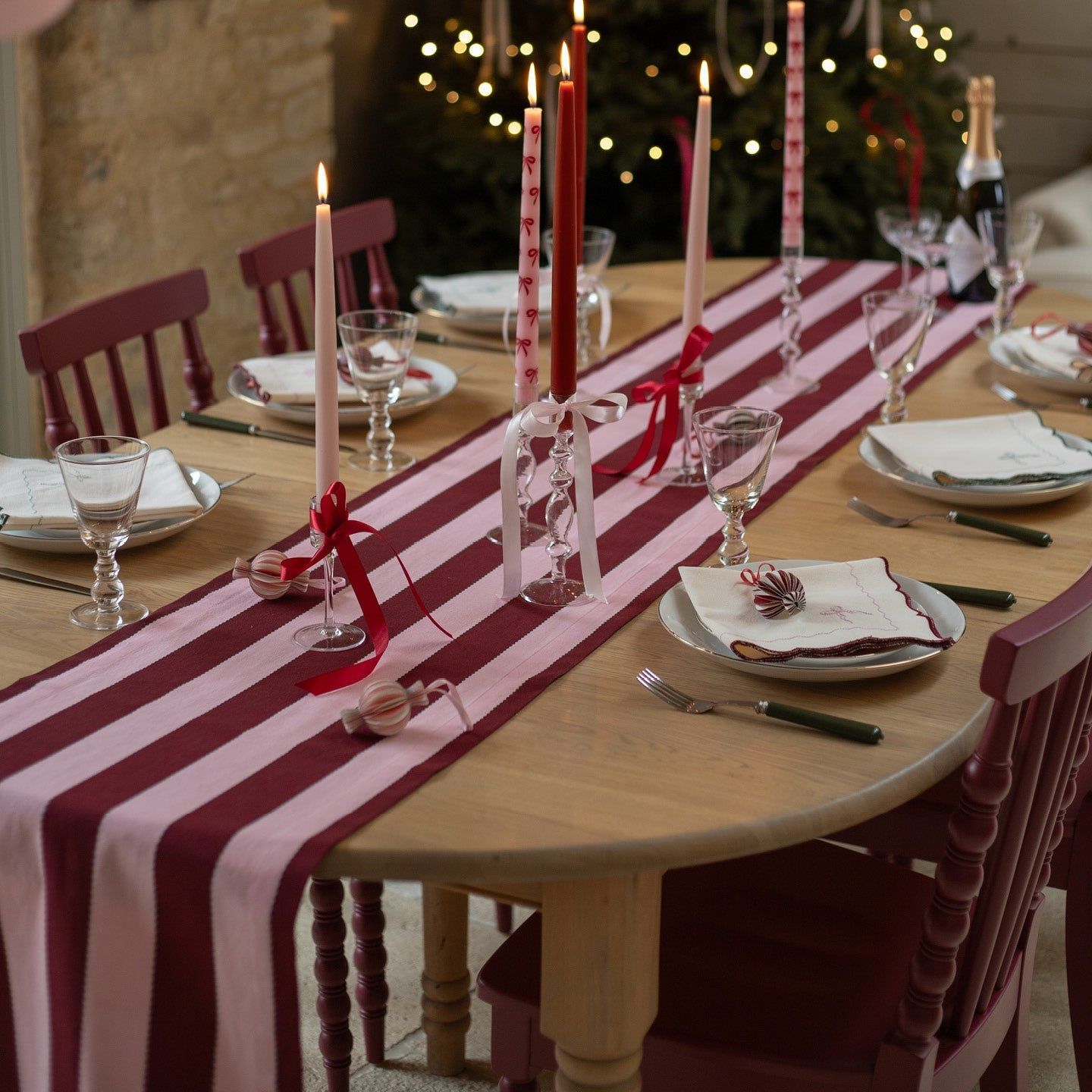 Embroidered Bow Napkins, Set of 2 - Burgundy