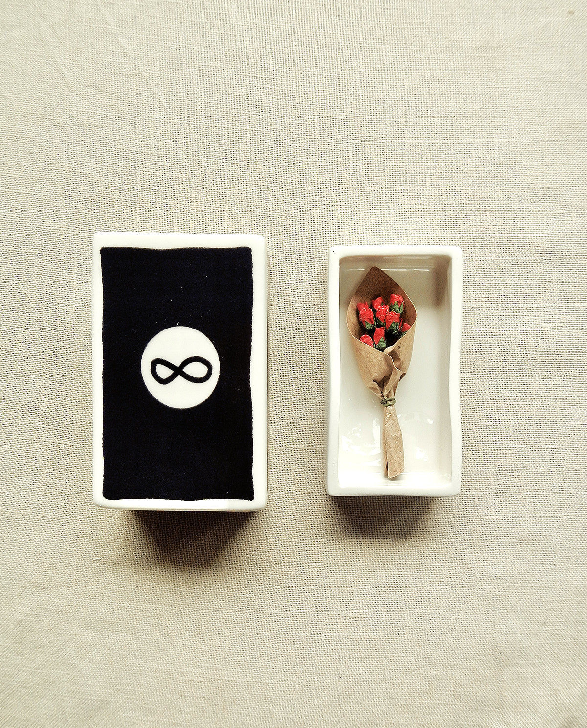 ‘8 Ball’ Ceramic Matchbox
