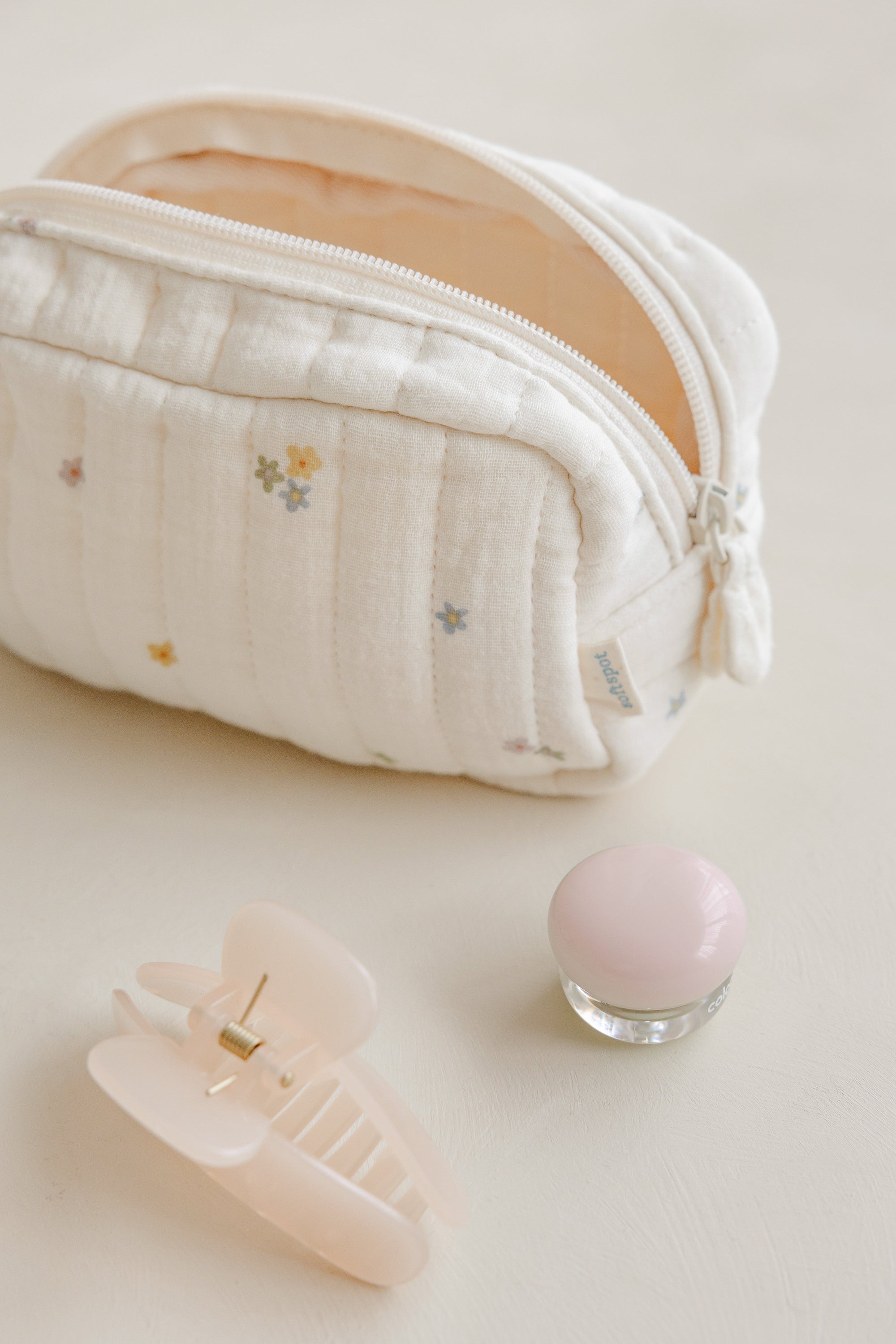 Soft Mini Loaf Pouch – Daisies