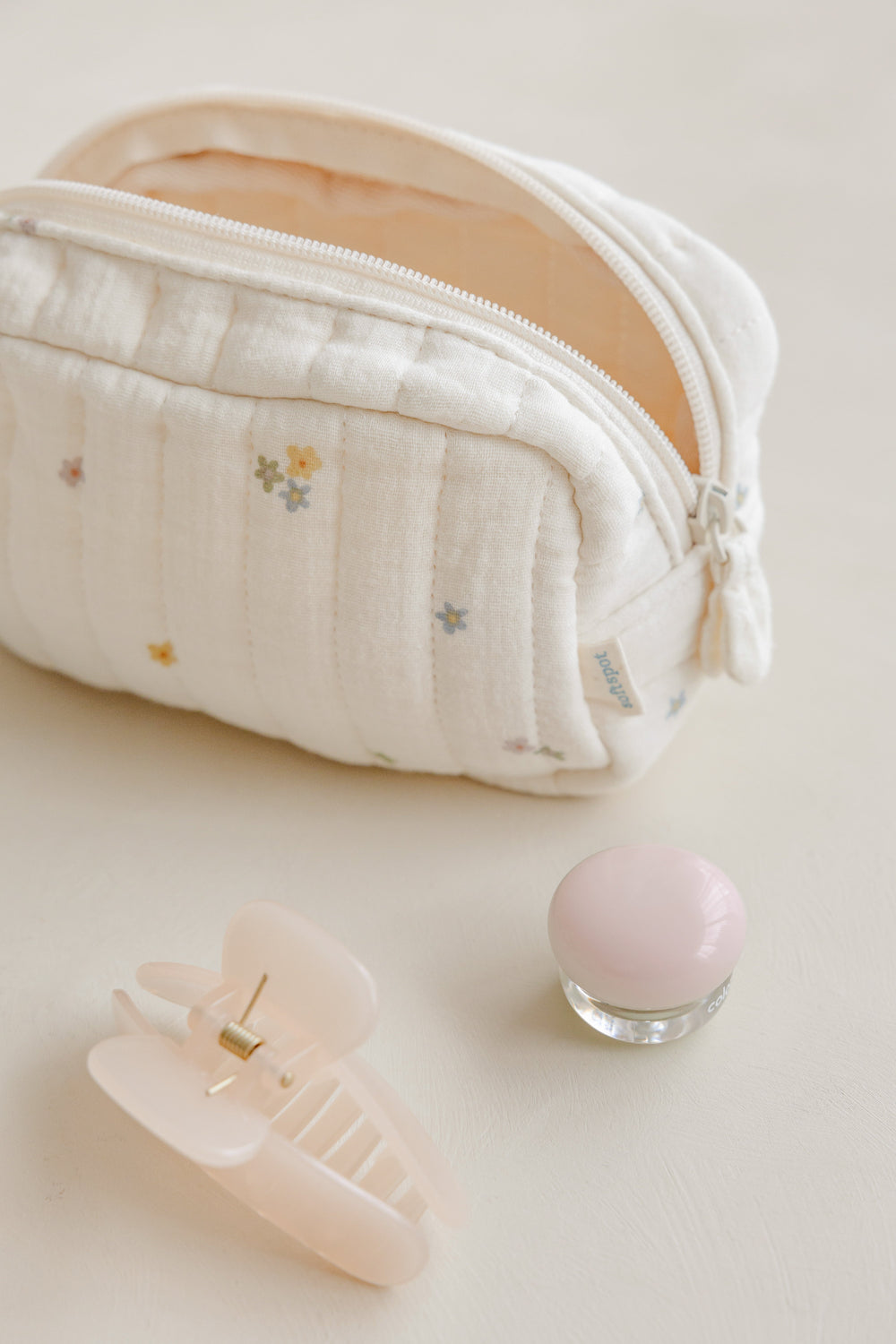 Soft Mini Loaf Pouch – Daisies