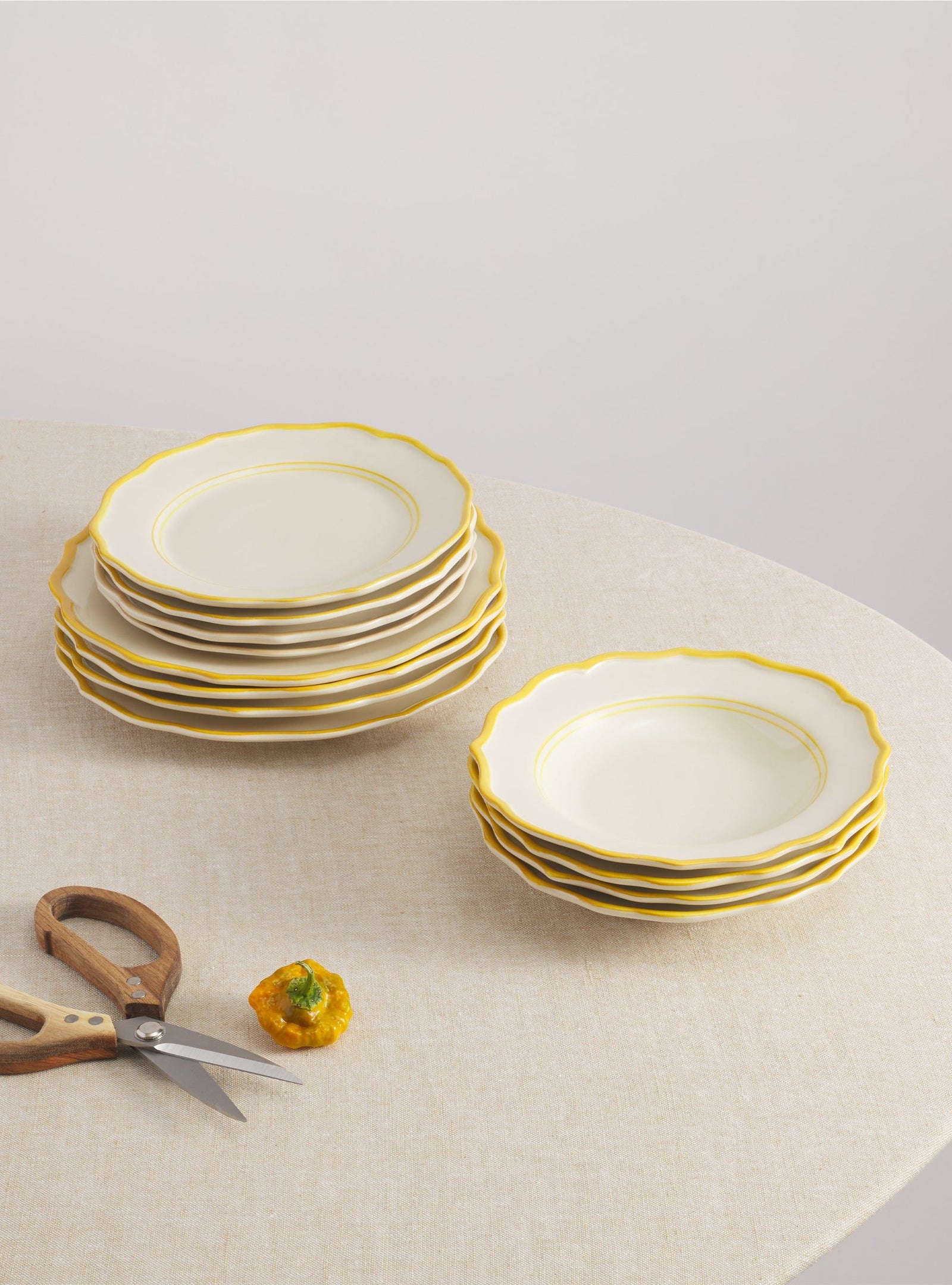 Giovanna 12 Piece Set with Pasta Bowl