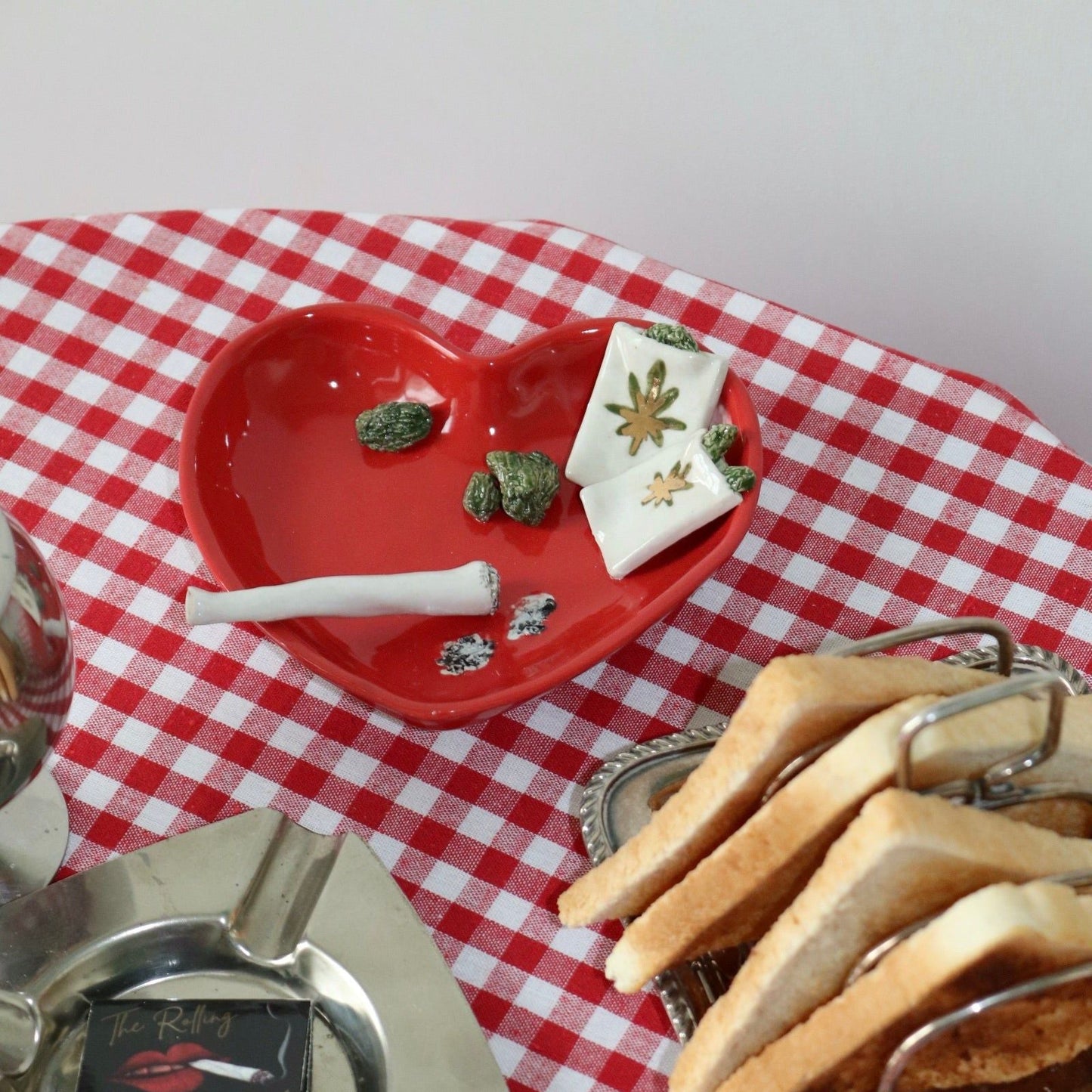 Rounded Weed Heart Ashtray