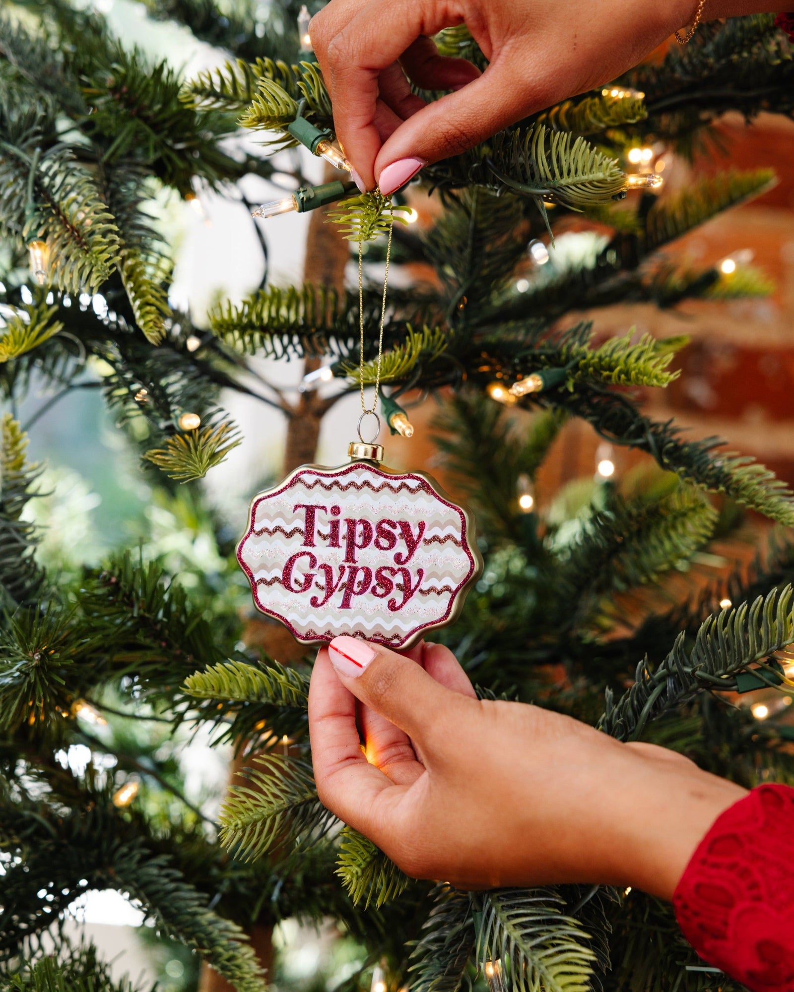 Scallop Ornament - Tipsy Gypsy