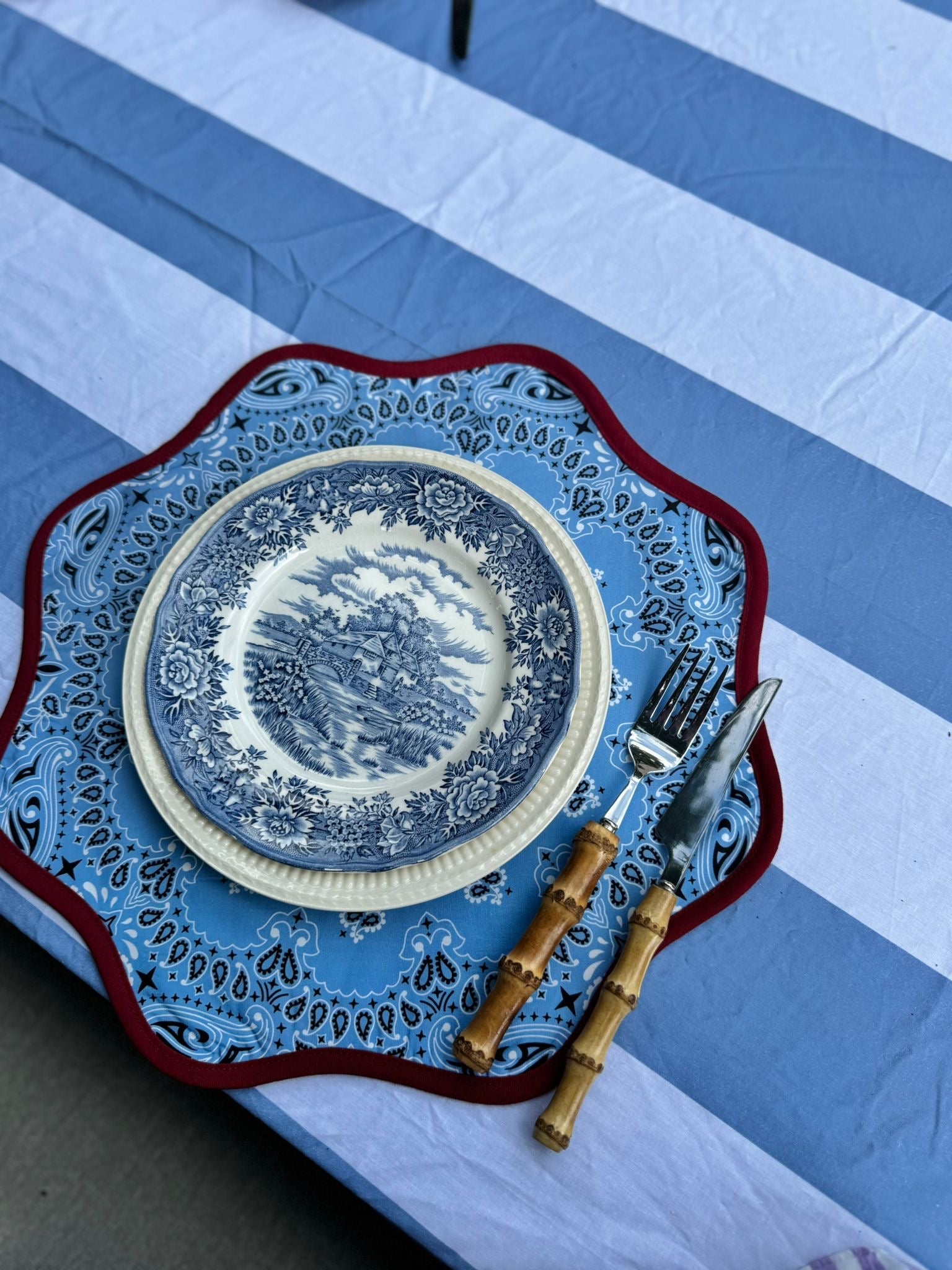 Set of 2 Two Sided Lily Paisley Placemats Red/Blue