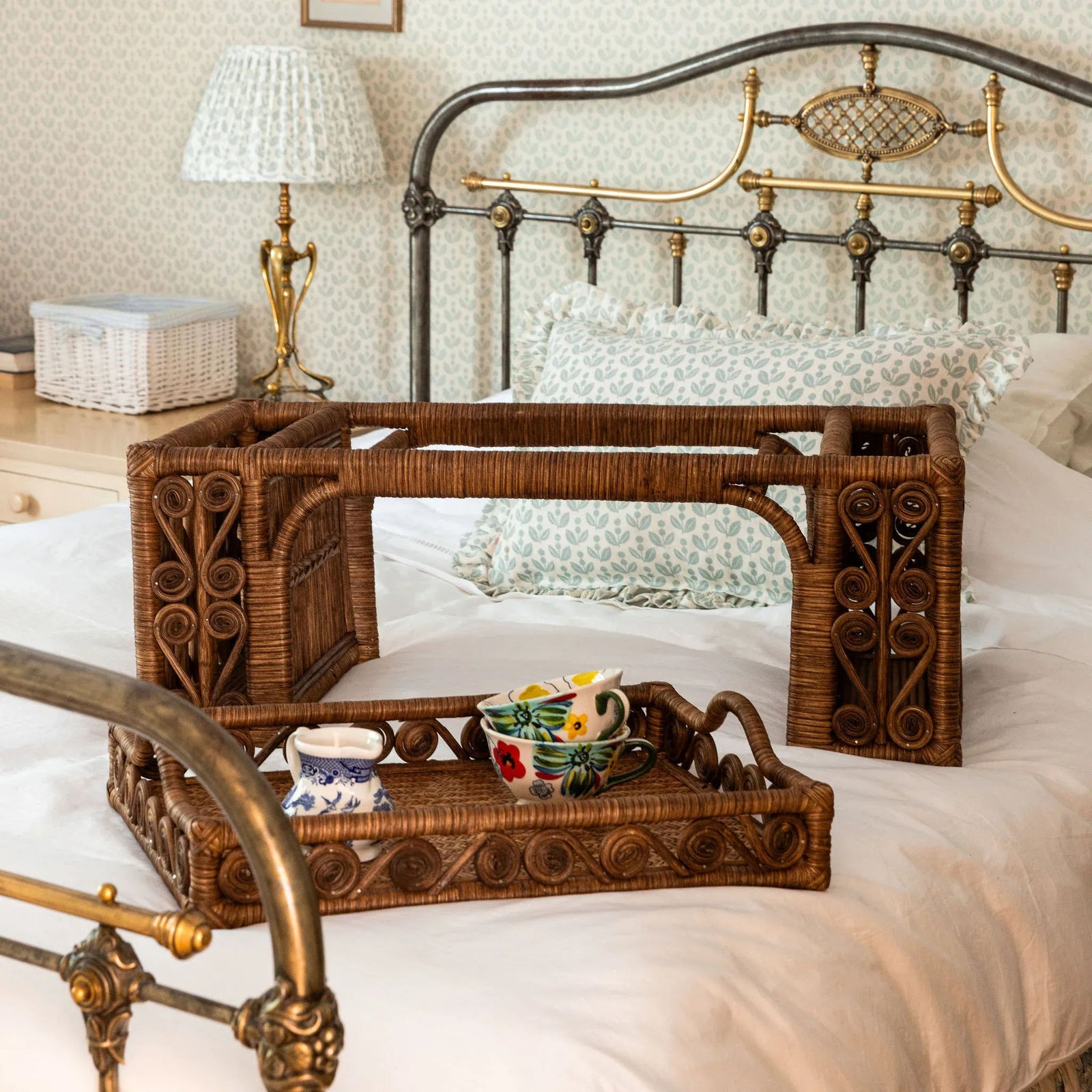 Ivy Breakfast Tray (Teak)