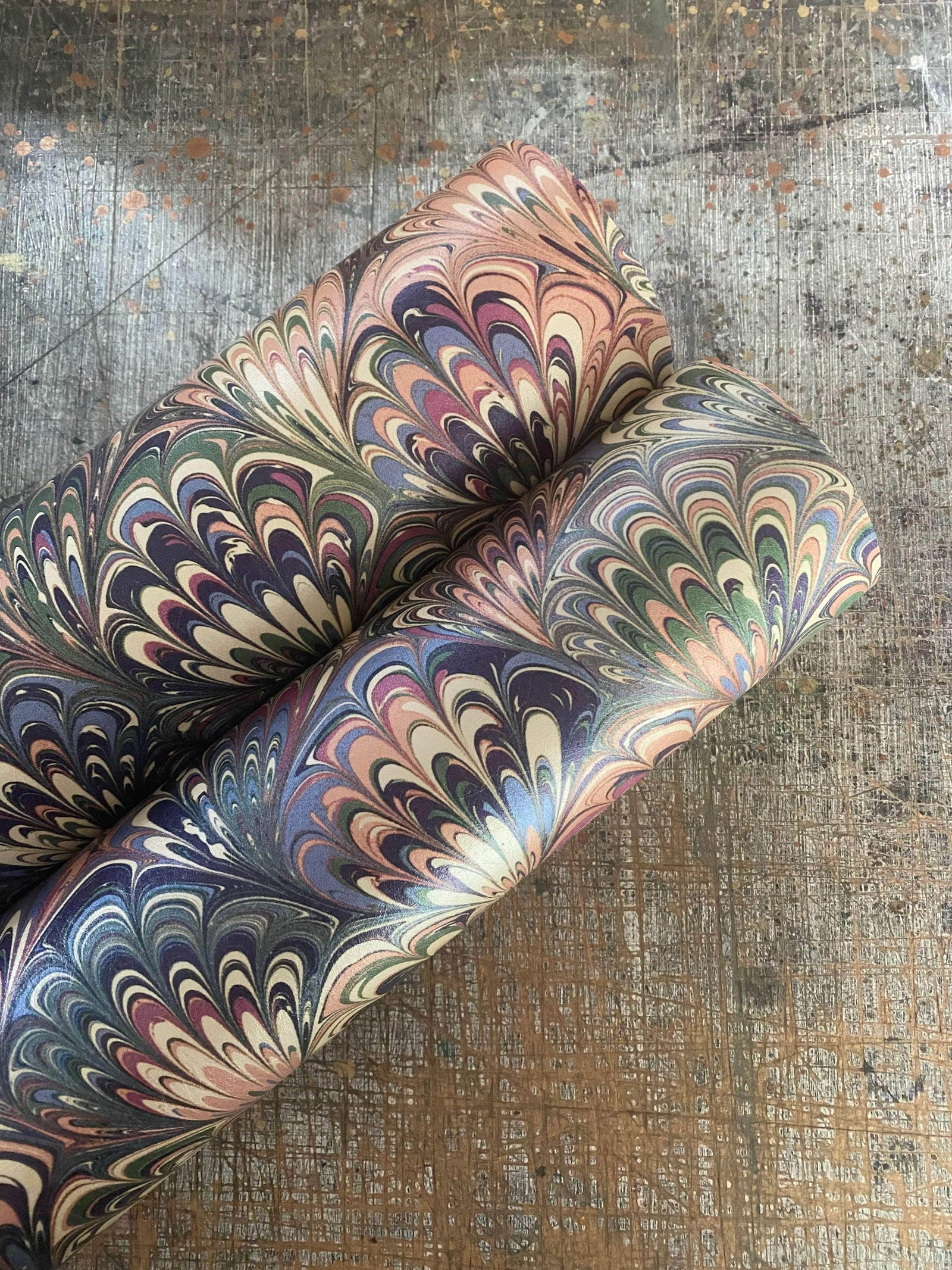 Marbled Wallpaper - 'Serpentine' Col: Summer- Mica Coated Non-Woven