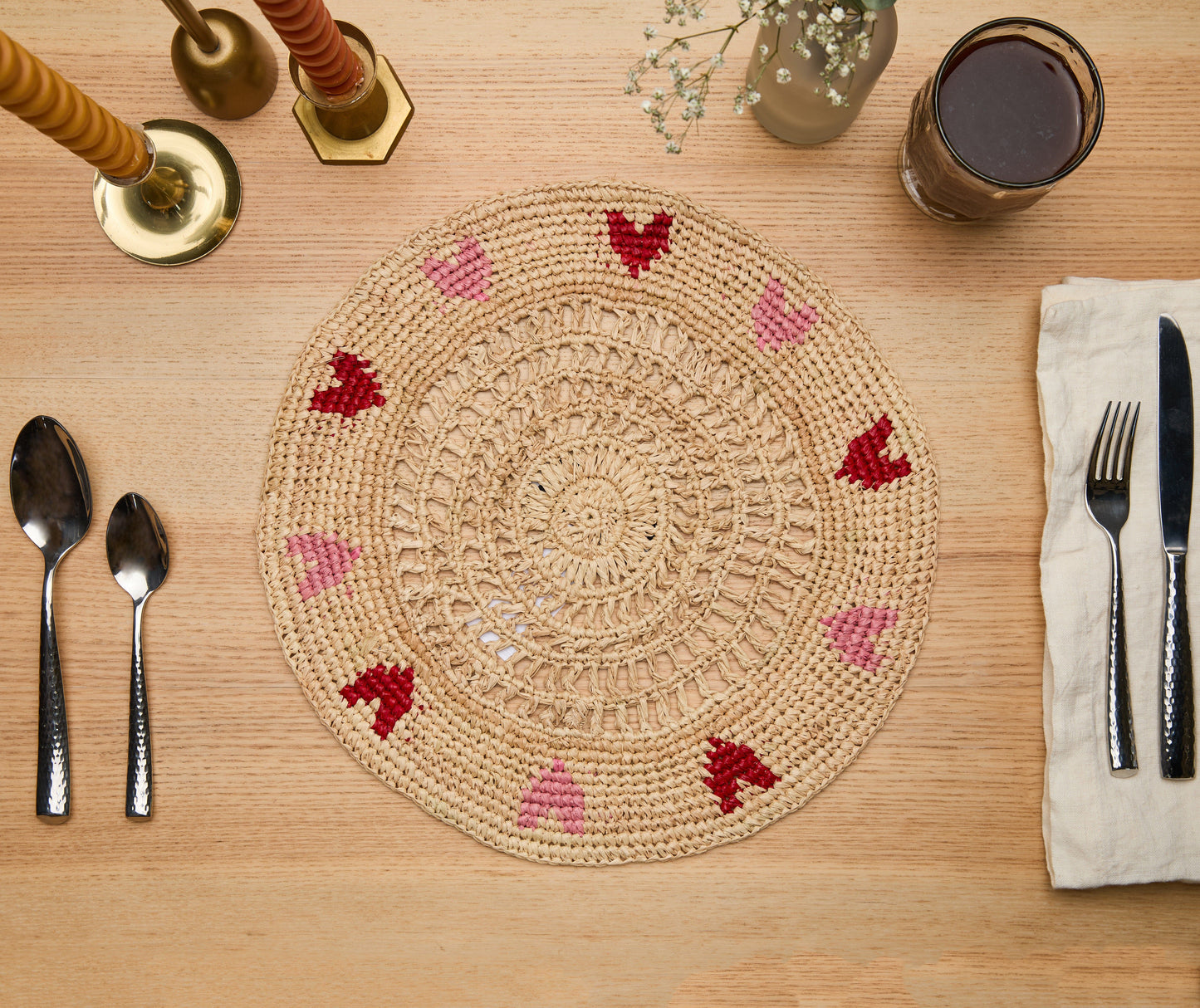 Handwoven Heart Raffia Placemat – Artisan Table Décor with Red & Pink Hearts