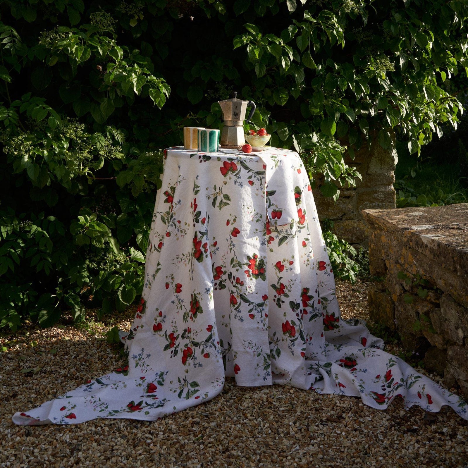 Wild Strawberry Linen Tablecloth