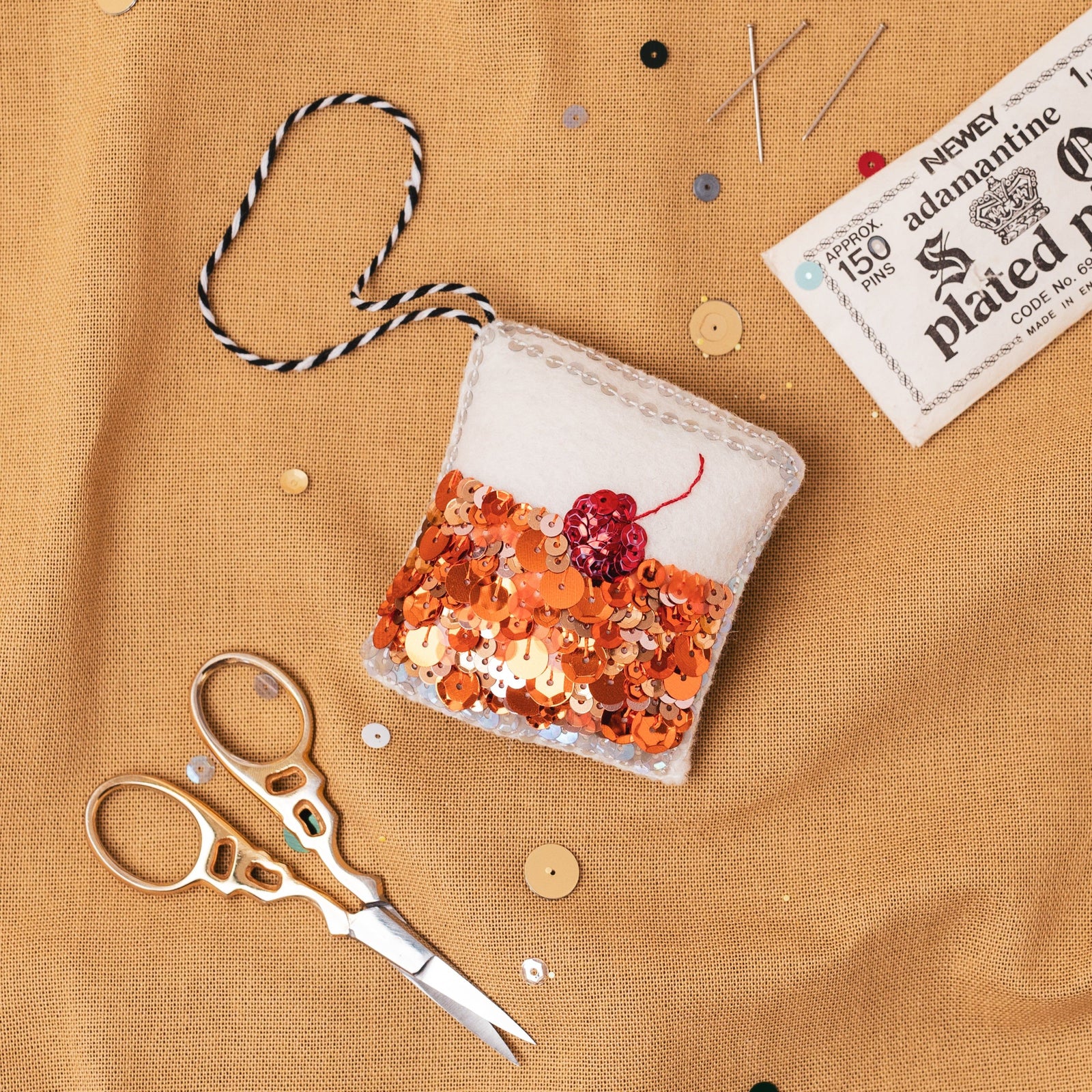 The Old Fashioned Hanging Ornament