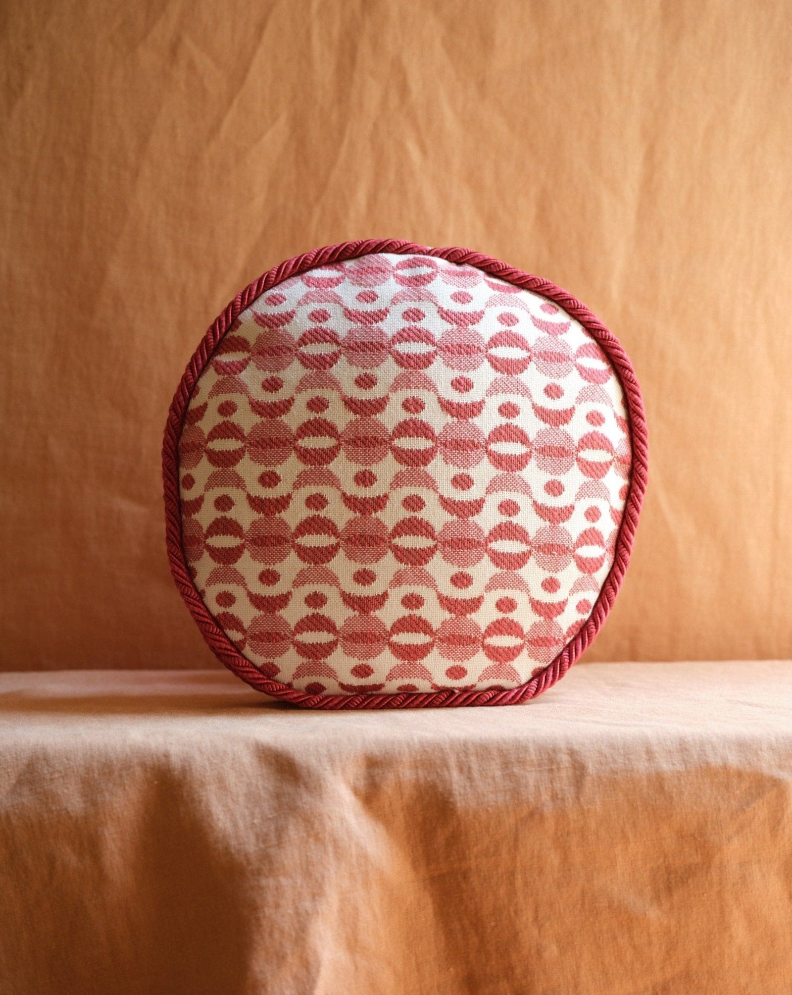 Round Pillow with Piping Cord