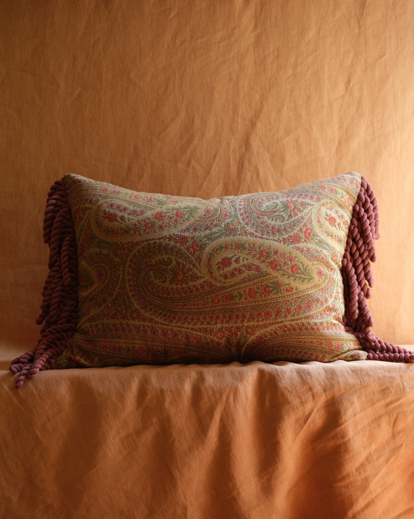 Pillow with Side Frindge Burgundy