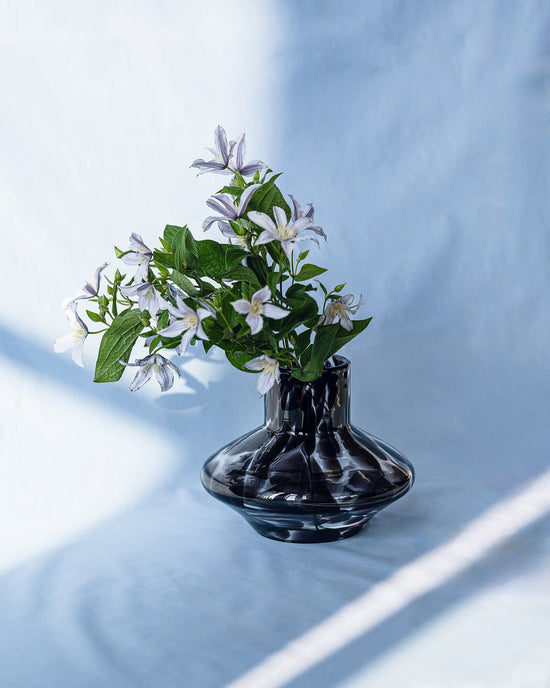 Dam Vase