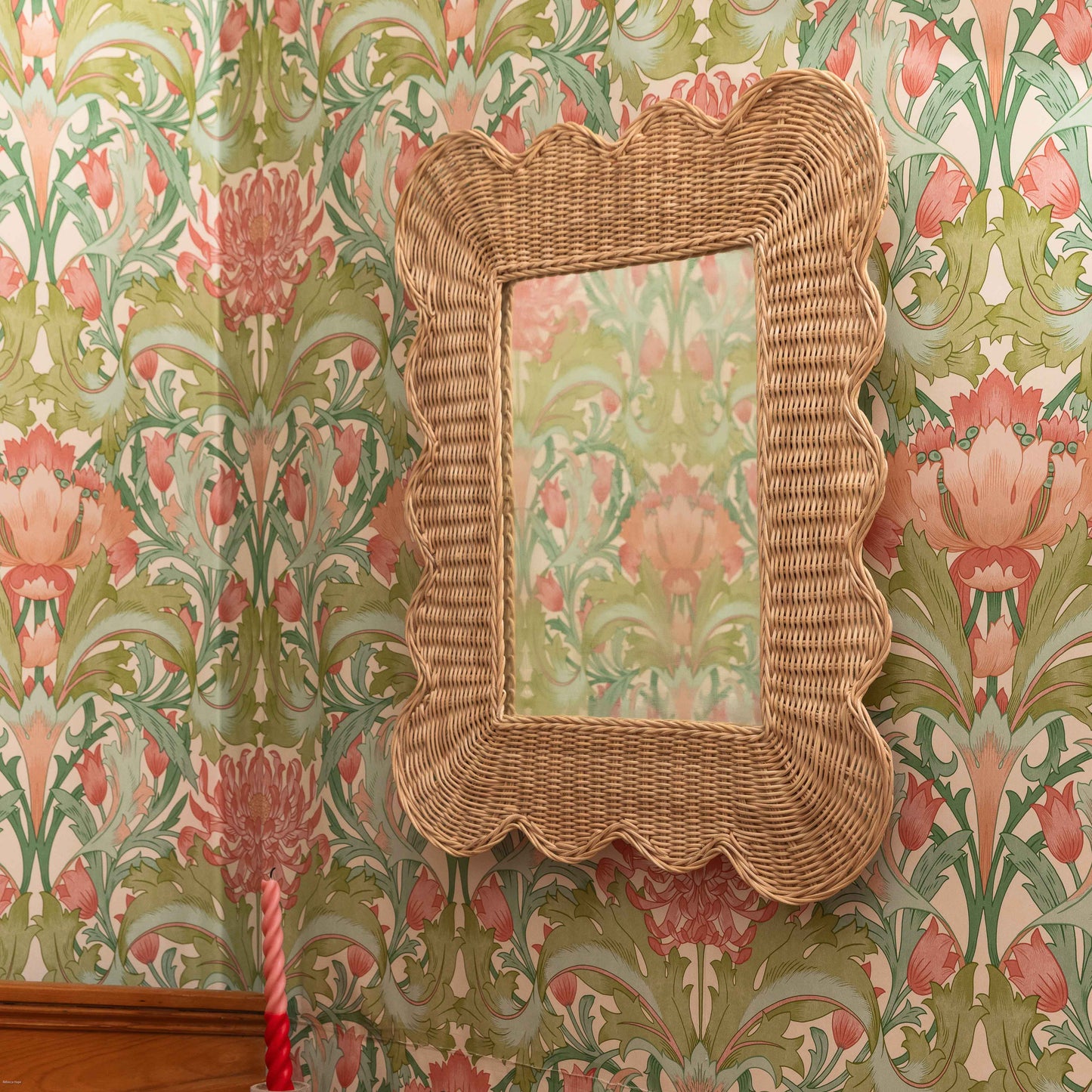 Mimi Scalloped Mirror (Medium)
