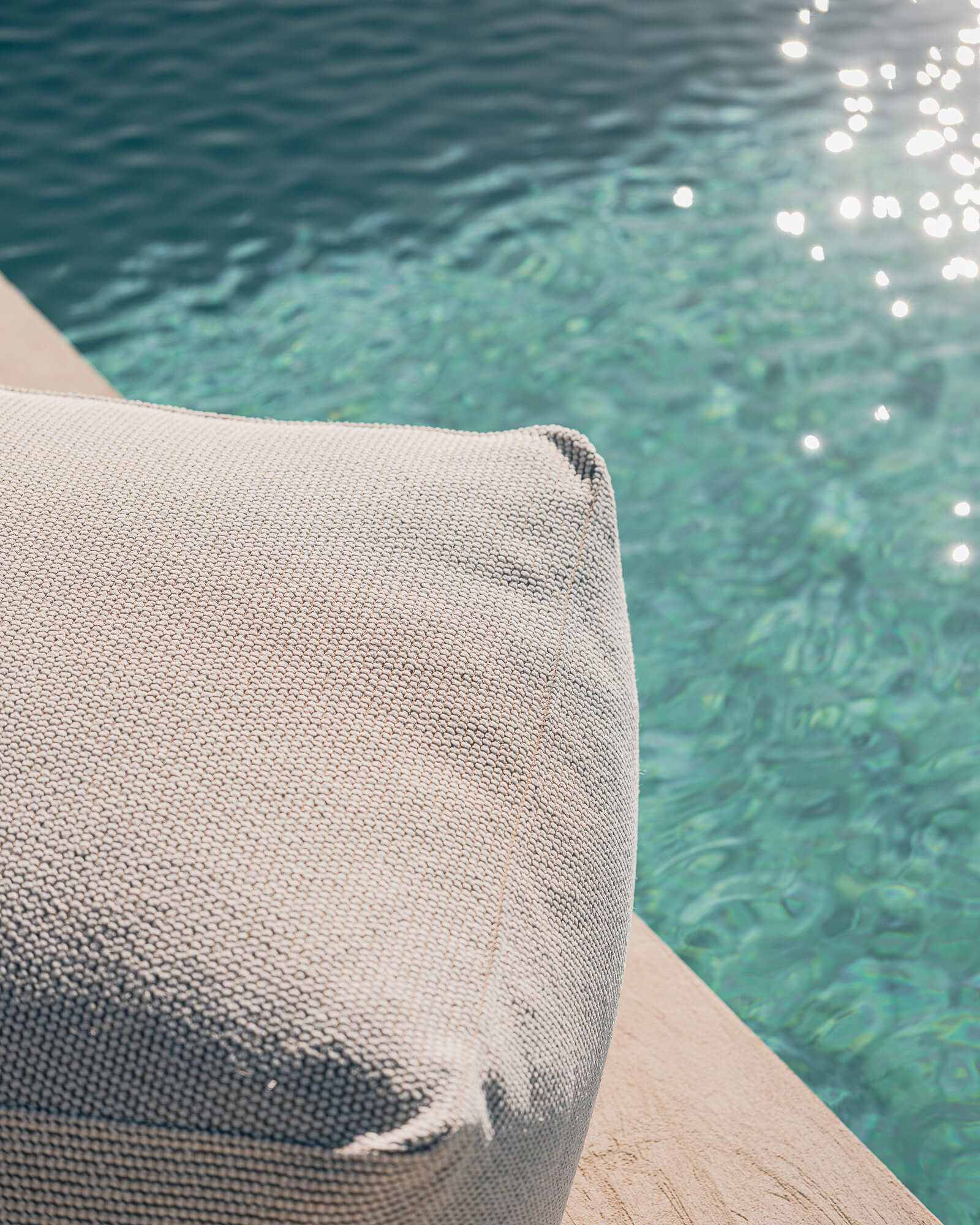 Keno Outdoor Pouf
