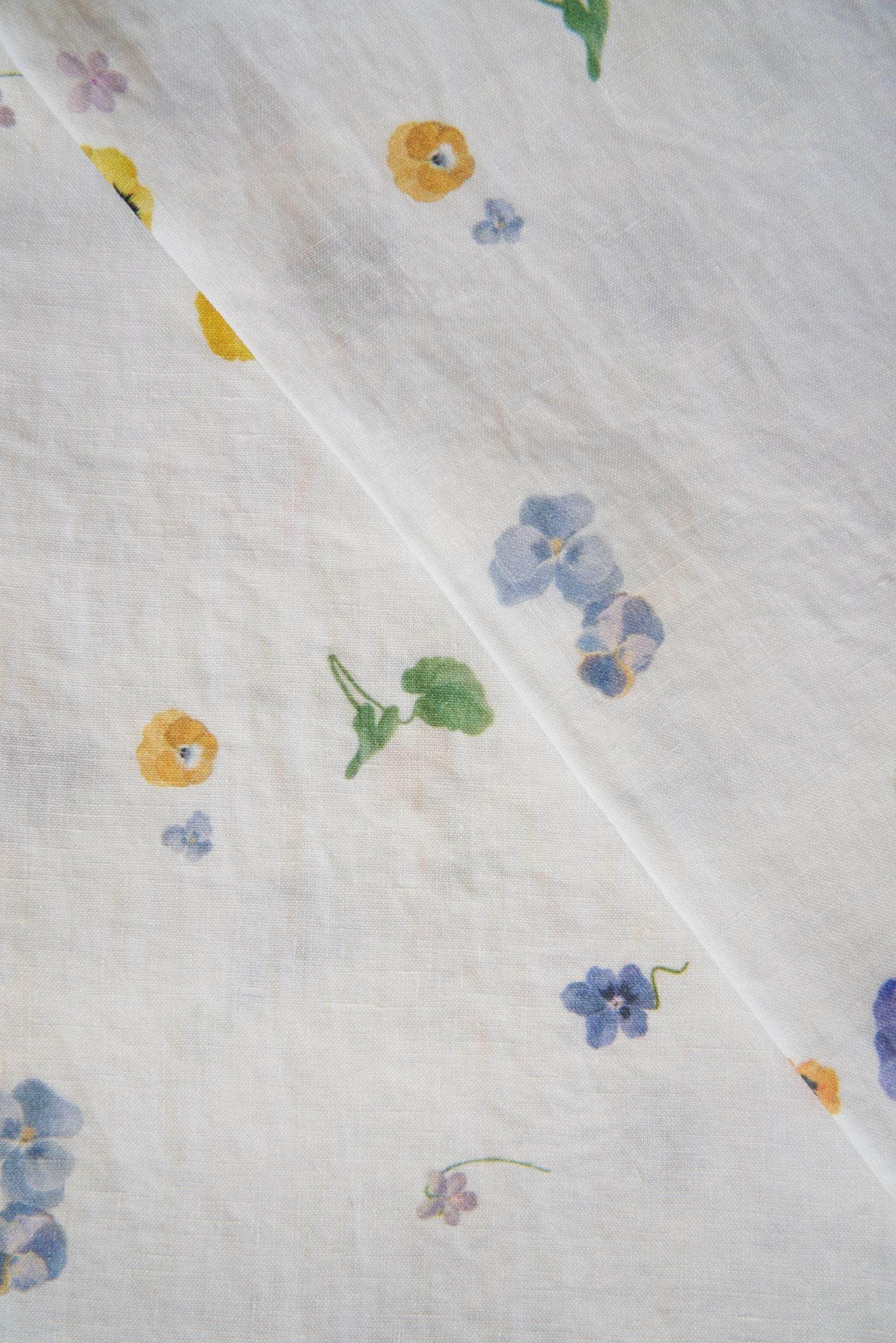 Viola Linen Runner