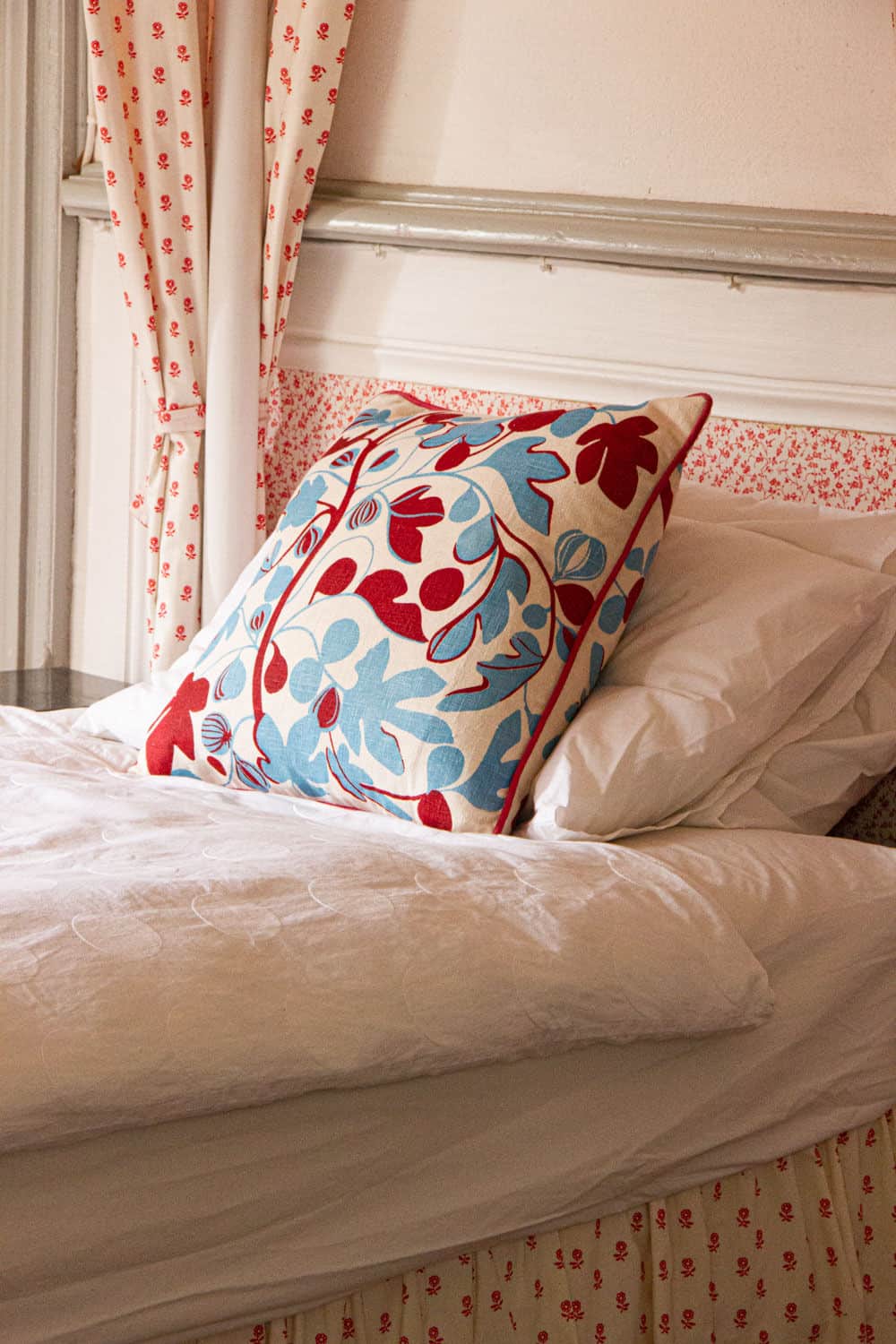 Figs Cushion (Red and Cornflower Blue)