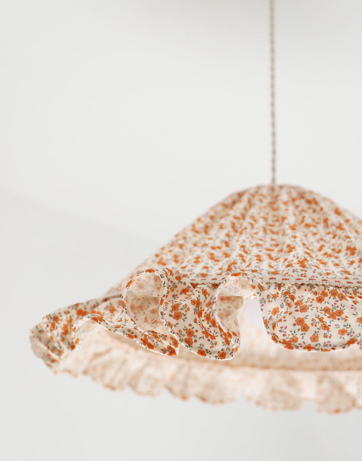 Conical Pendant Light With Ruffle Emilia “Fleurettes”