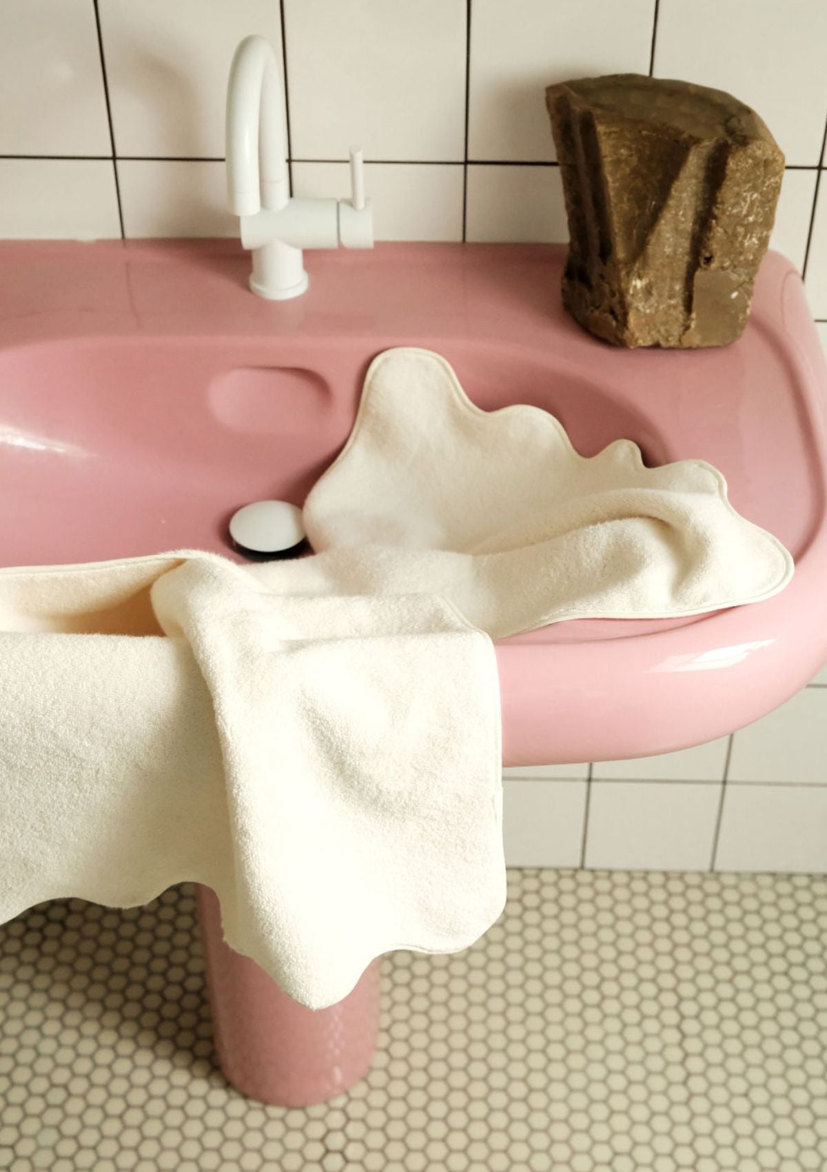 Ivory Cotton Wavy Hand Towel