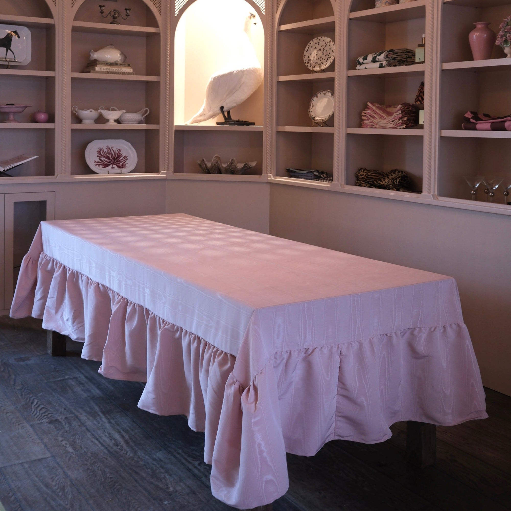 Maggie Ruffled Tablecloth - Pink Moire 350x150 cm