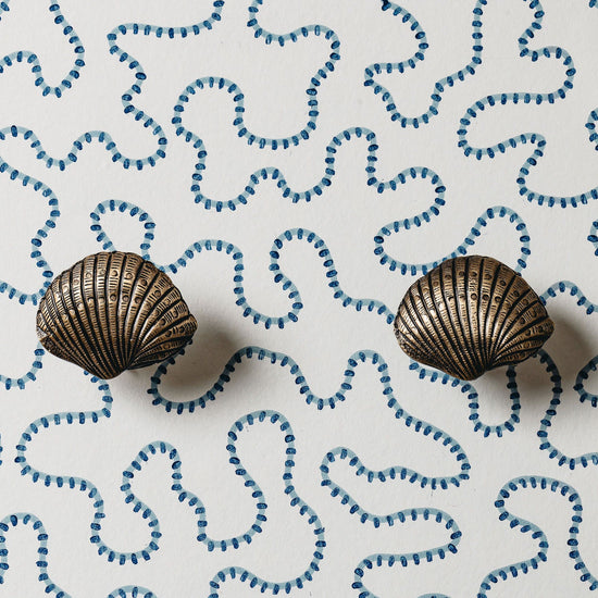 Cockle Shell Knob, Antique Brass
