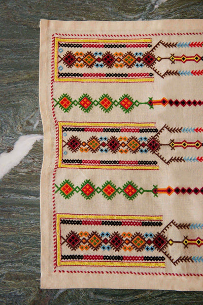 Phos Vintage Table Runner