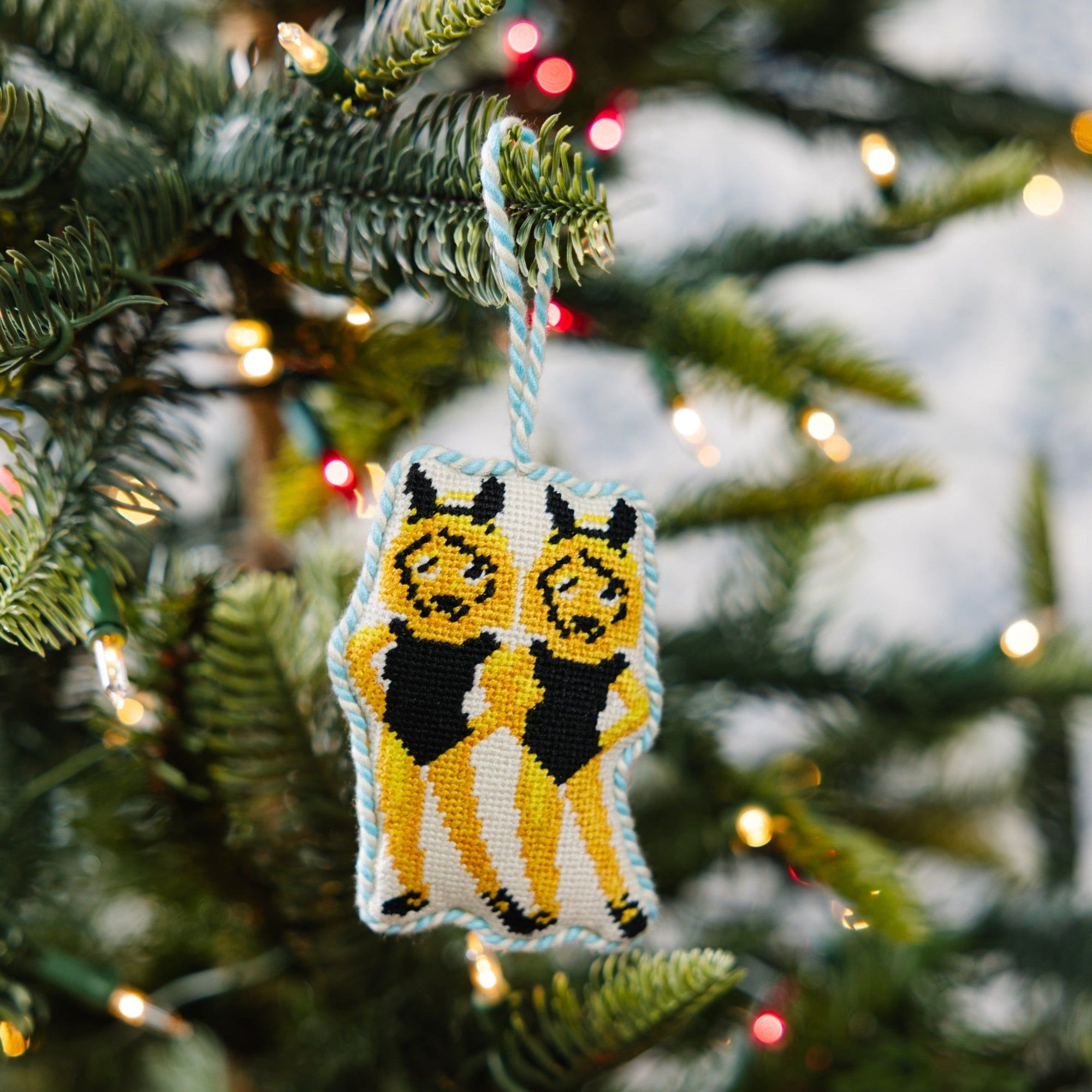Needlepoint Icon Ornament - Twinning Emoji