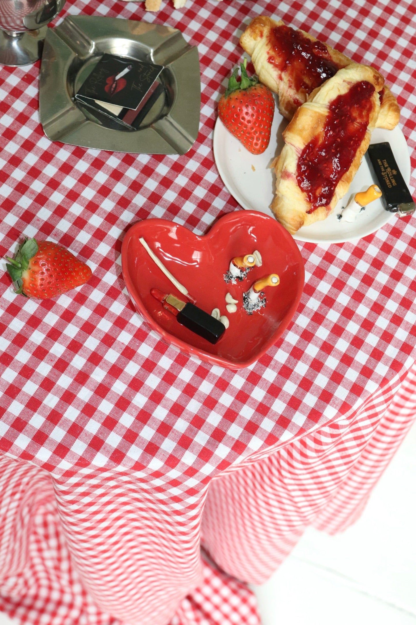 Rounded Lipstick Heart Ashtray