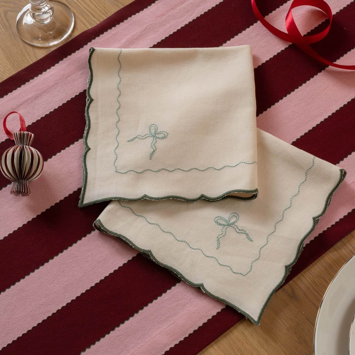 Embroidered Bow Napkins, Set of 2 - Dark Green
