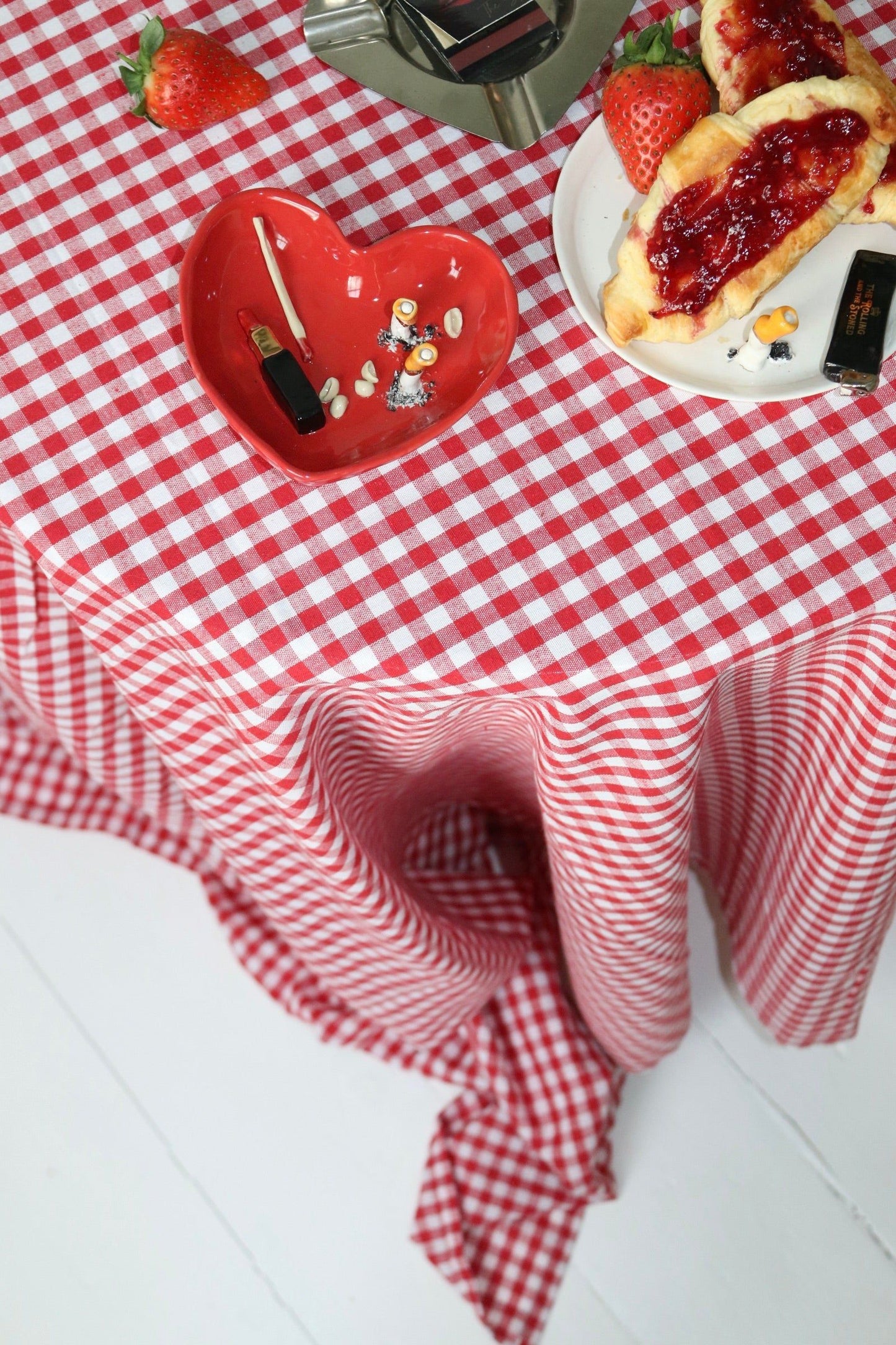 Rounded Lipstick Heart Ashtray