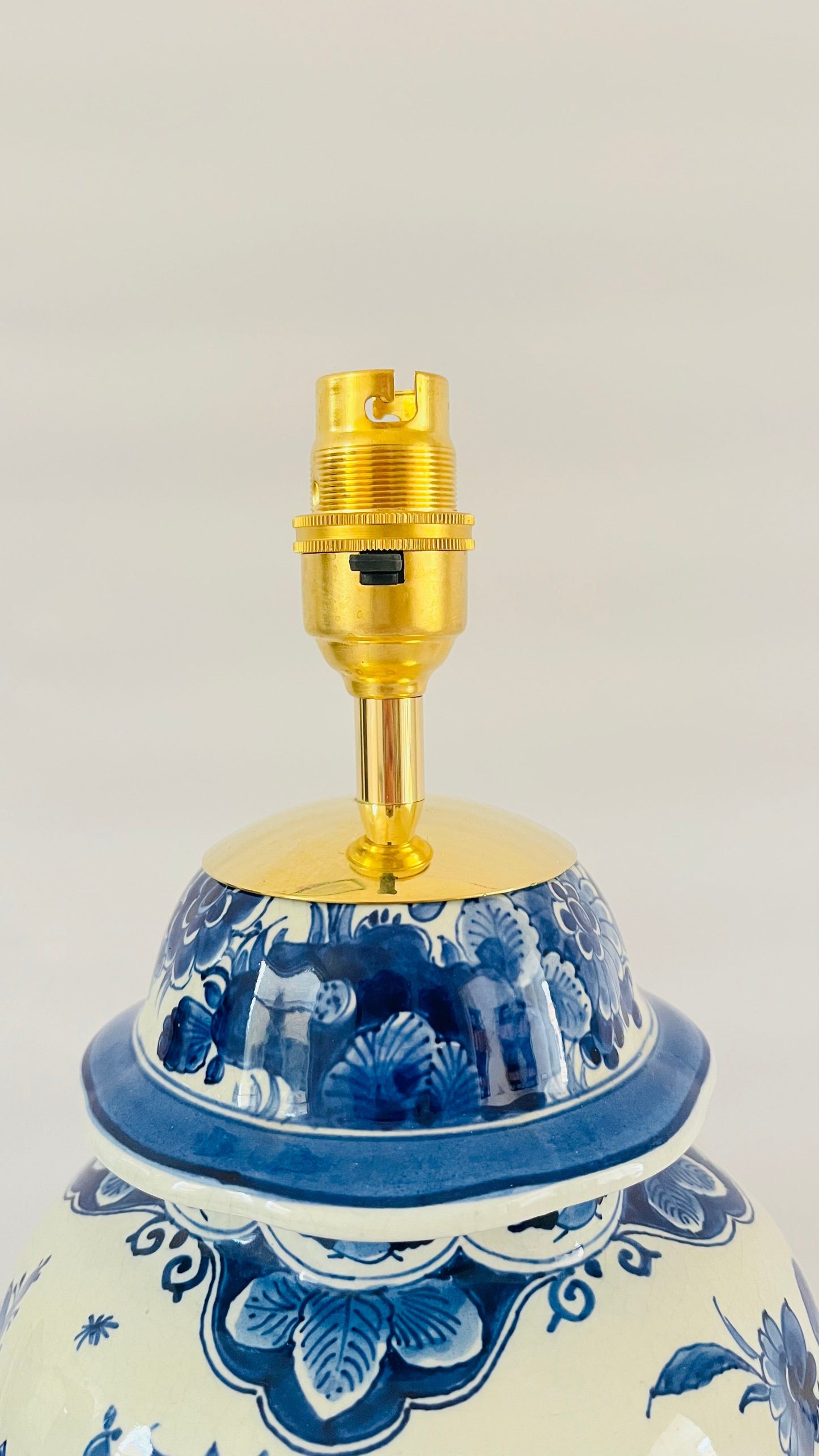 Antique Delft ‘De Porceleyne Fles’ Lamp