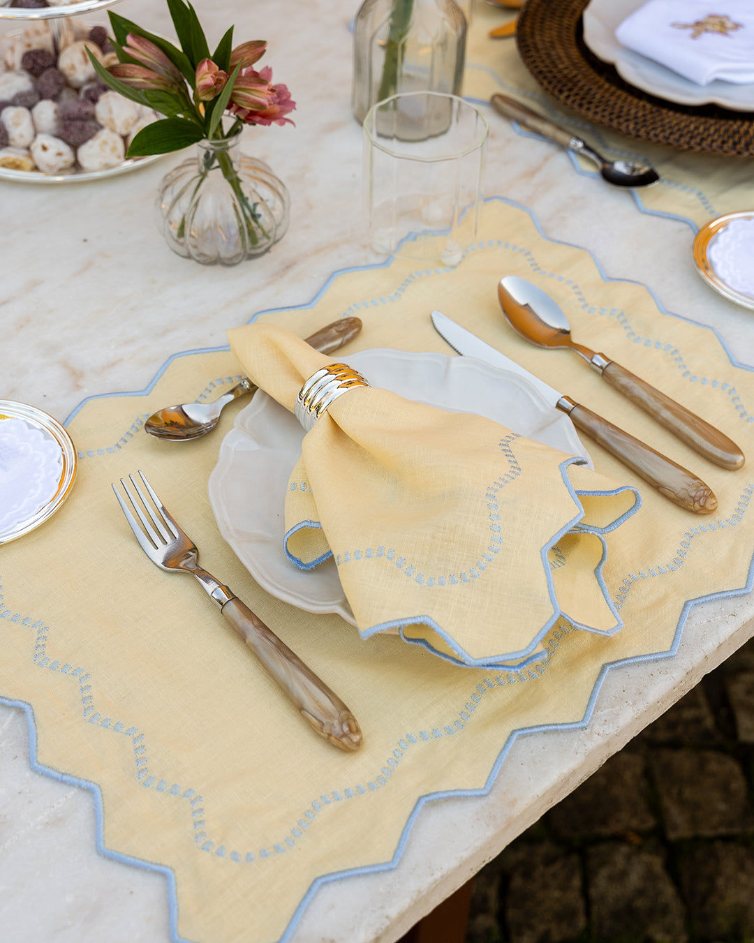Alba Napkin, Pastel Yellow with Blue