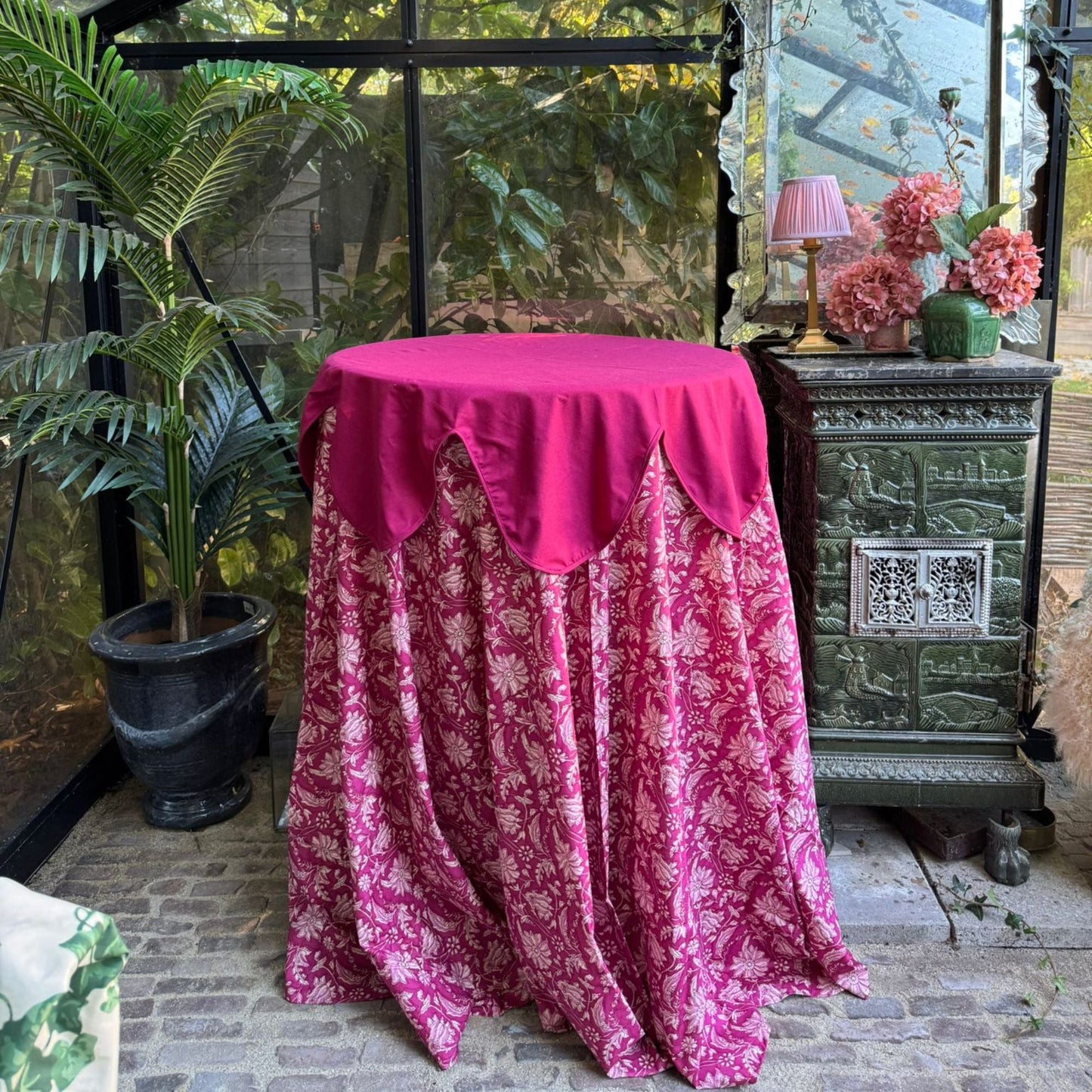 Daisy party tablecloth