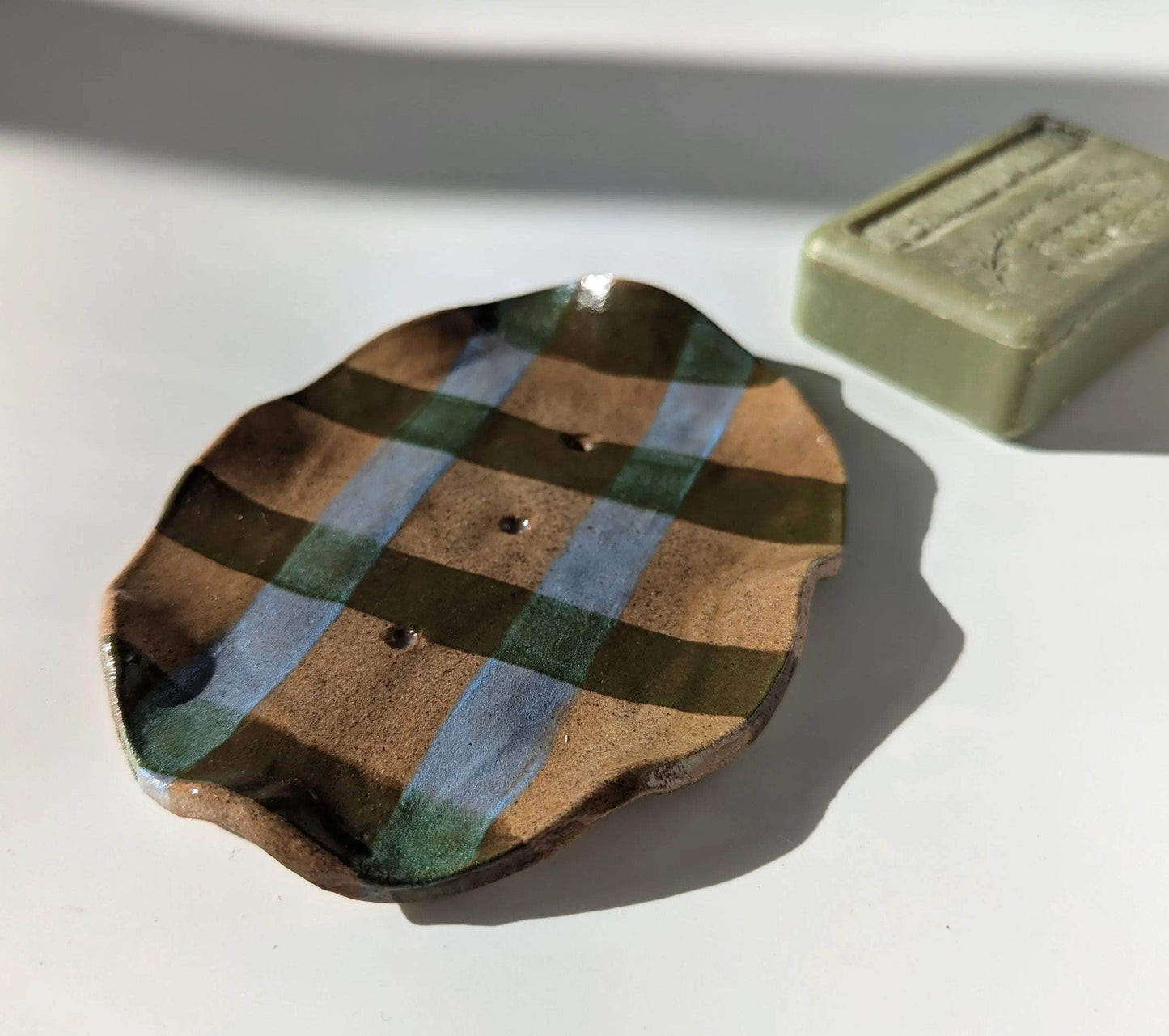 Gingham Stripe Wavy Soap Dish