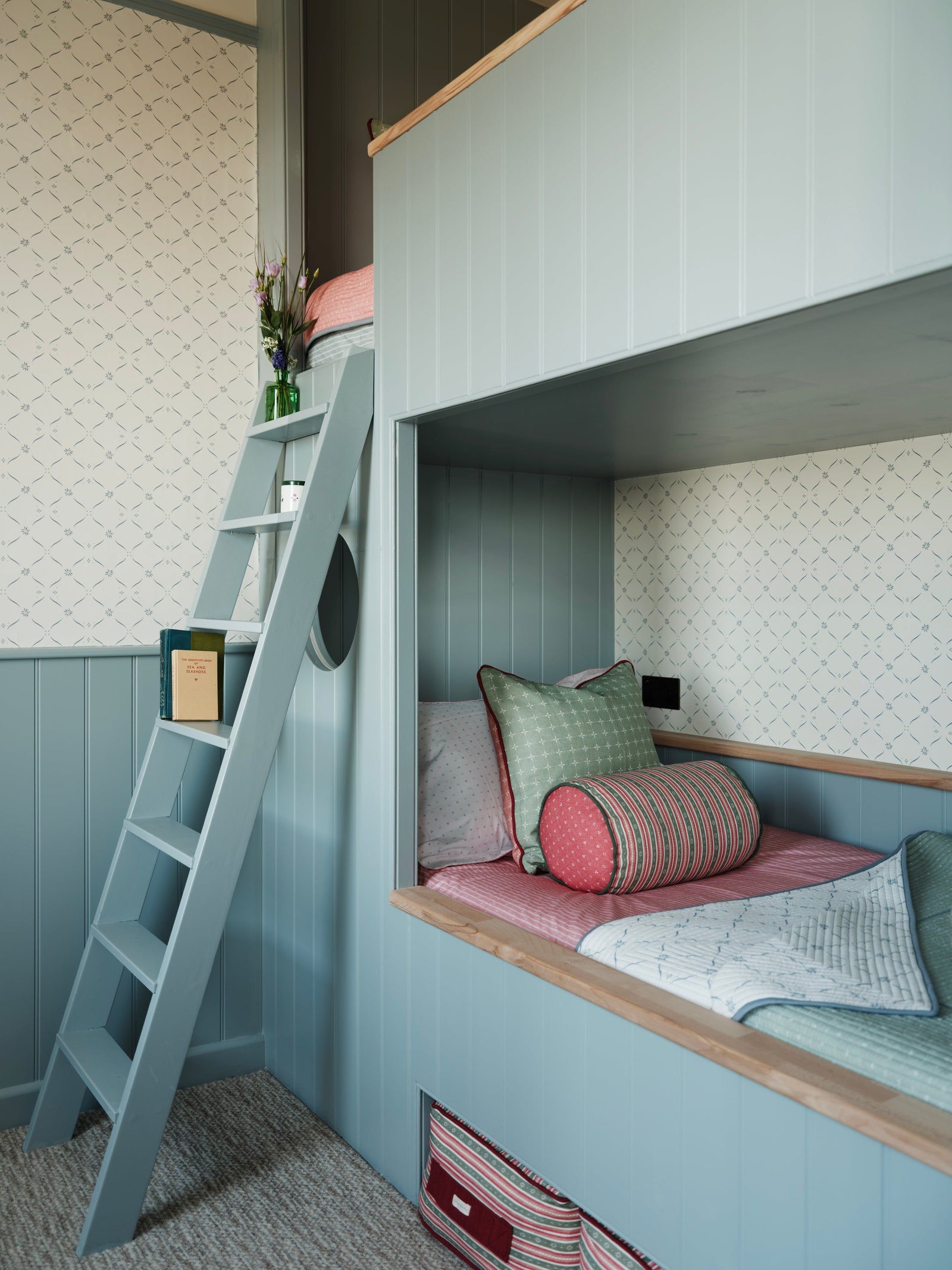 Edelweiss Trellis Wallpaper - Loden Blue and Alpine Green on White