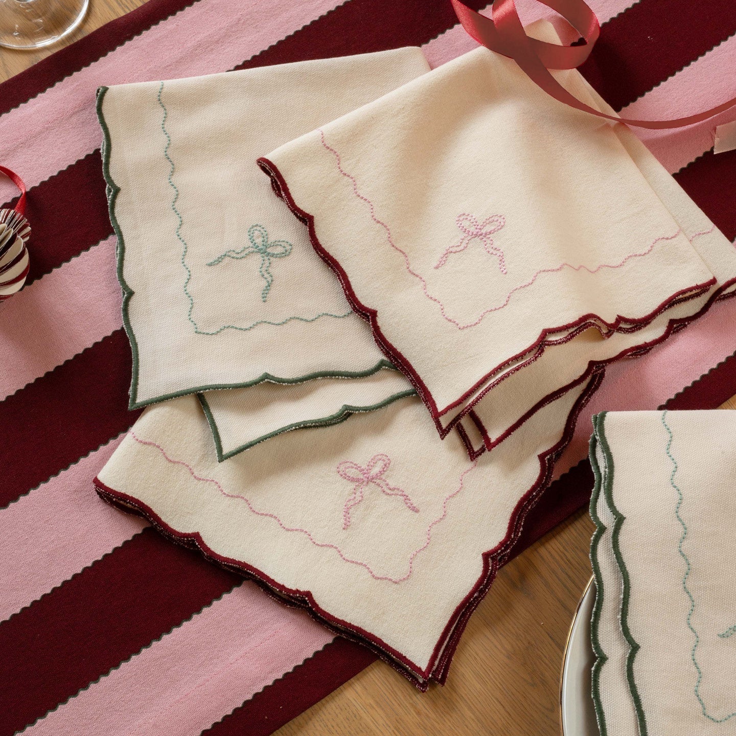 Embroidered Bow Napkins, Set of 2 - Dark Green