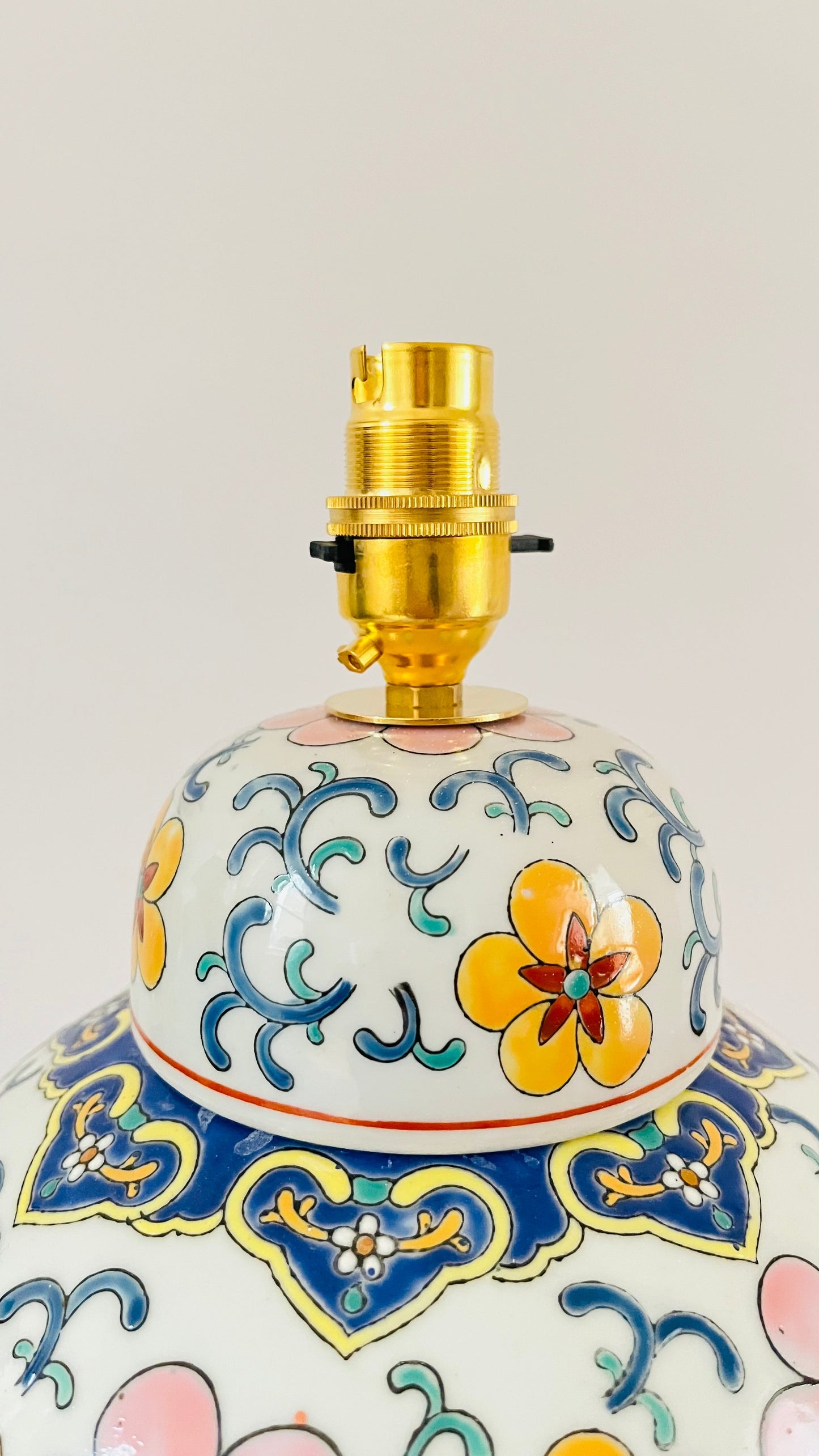 Antique Flower Jar Lamp