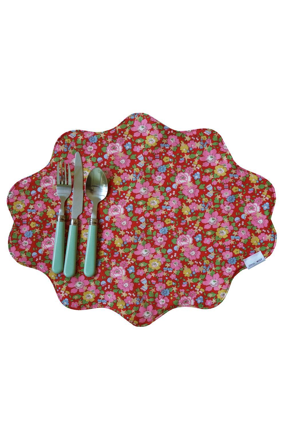 Reversible Wavy Placemat made with Liberty Fabric BETSY STAR & CAPEL PISTACHIO