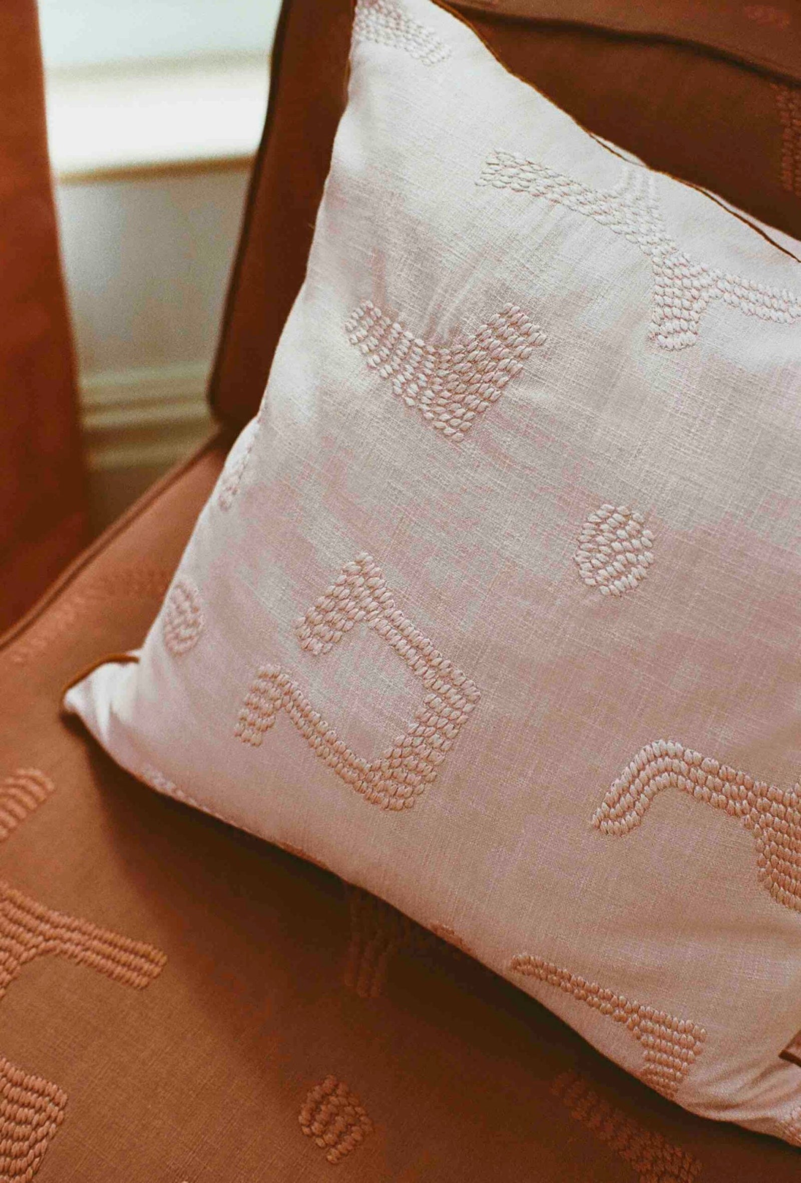 Raphia Cushion, Clay