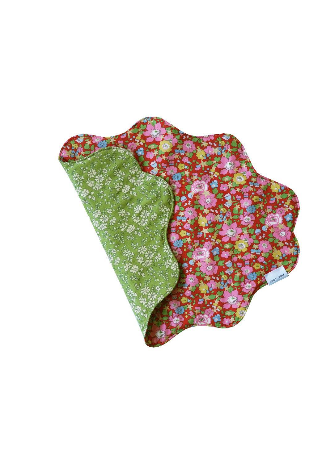 Reversible Wavy Placemat made with Liberty Fabric BETSY STAR & CAPEL PISTACHIO