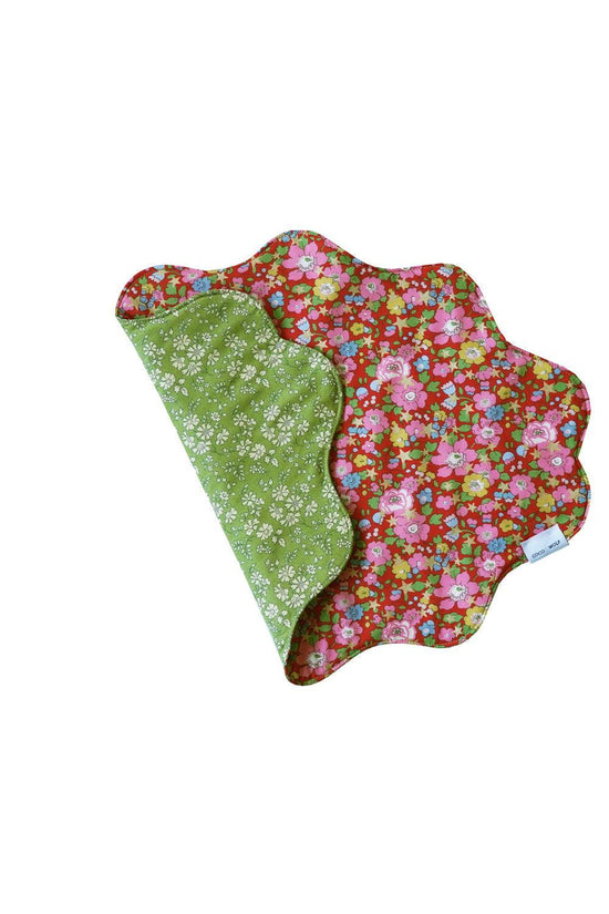 Reversible Wavy Placemat made with Liberty Fabric BETSY STAR & CAPEL PISTACHIO