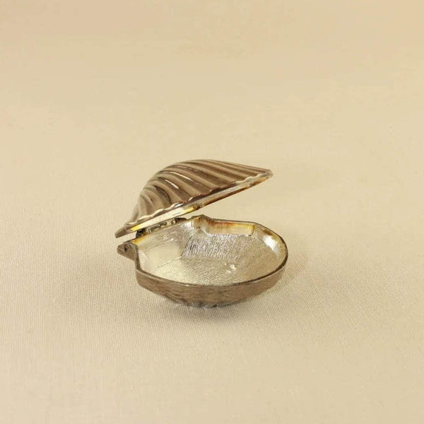 Vintage Shell Pillbox