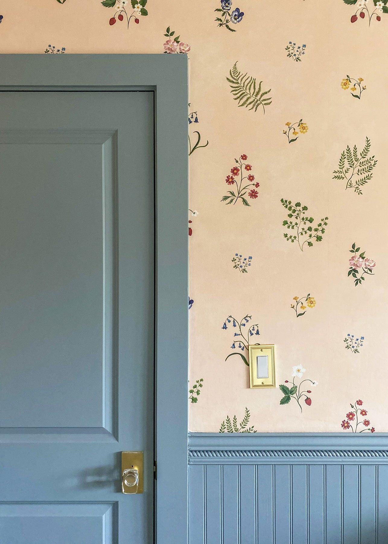 Herbarium Wildflower Wallpaper - Blush
