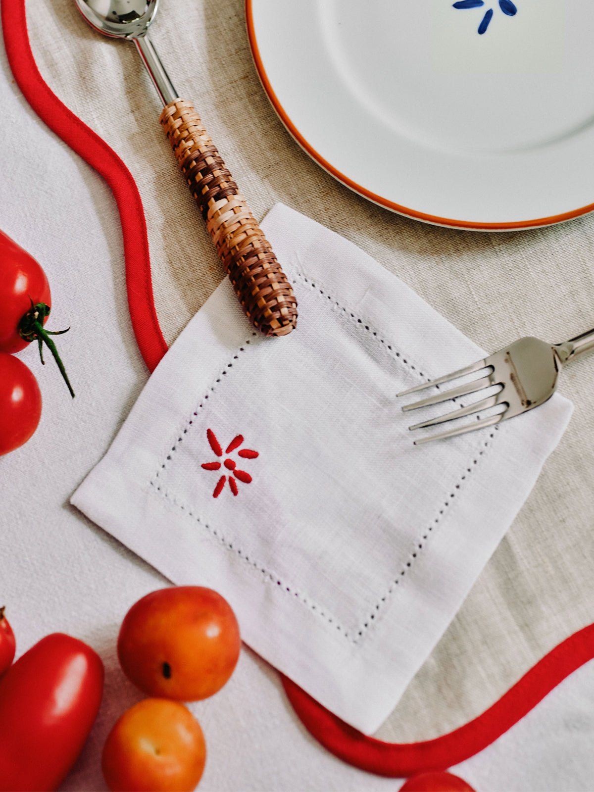 Embroidered Cocktail Napkin (Pack of 4)