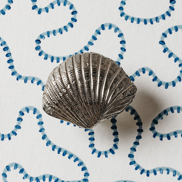 Cockle Shell Knob, Antique Brass