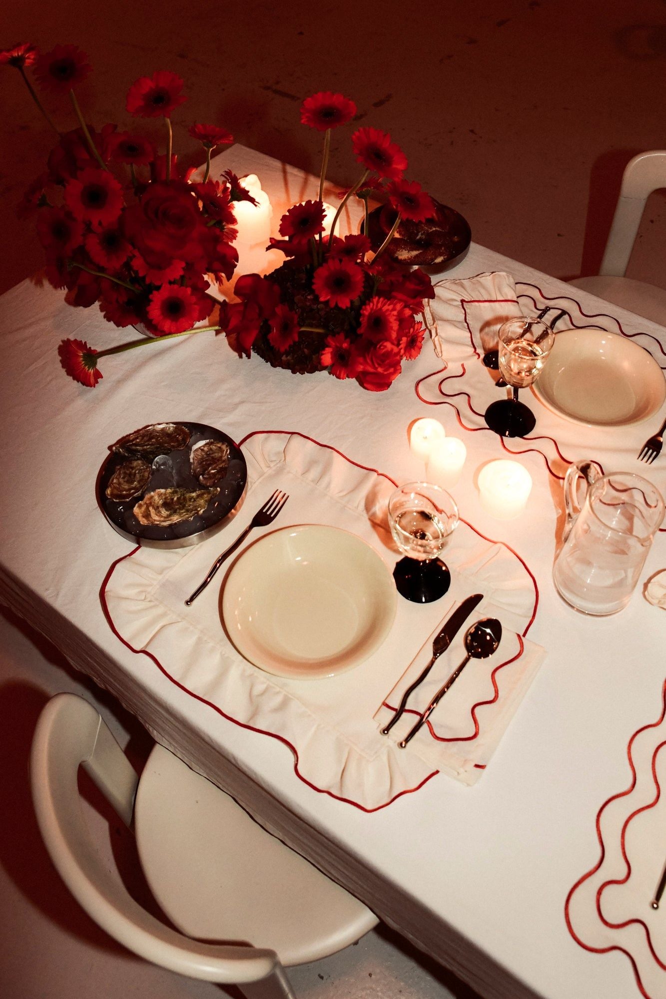 Placemats Frills Creme/Red Linen Blend - Set of 2