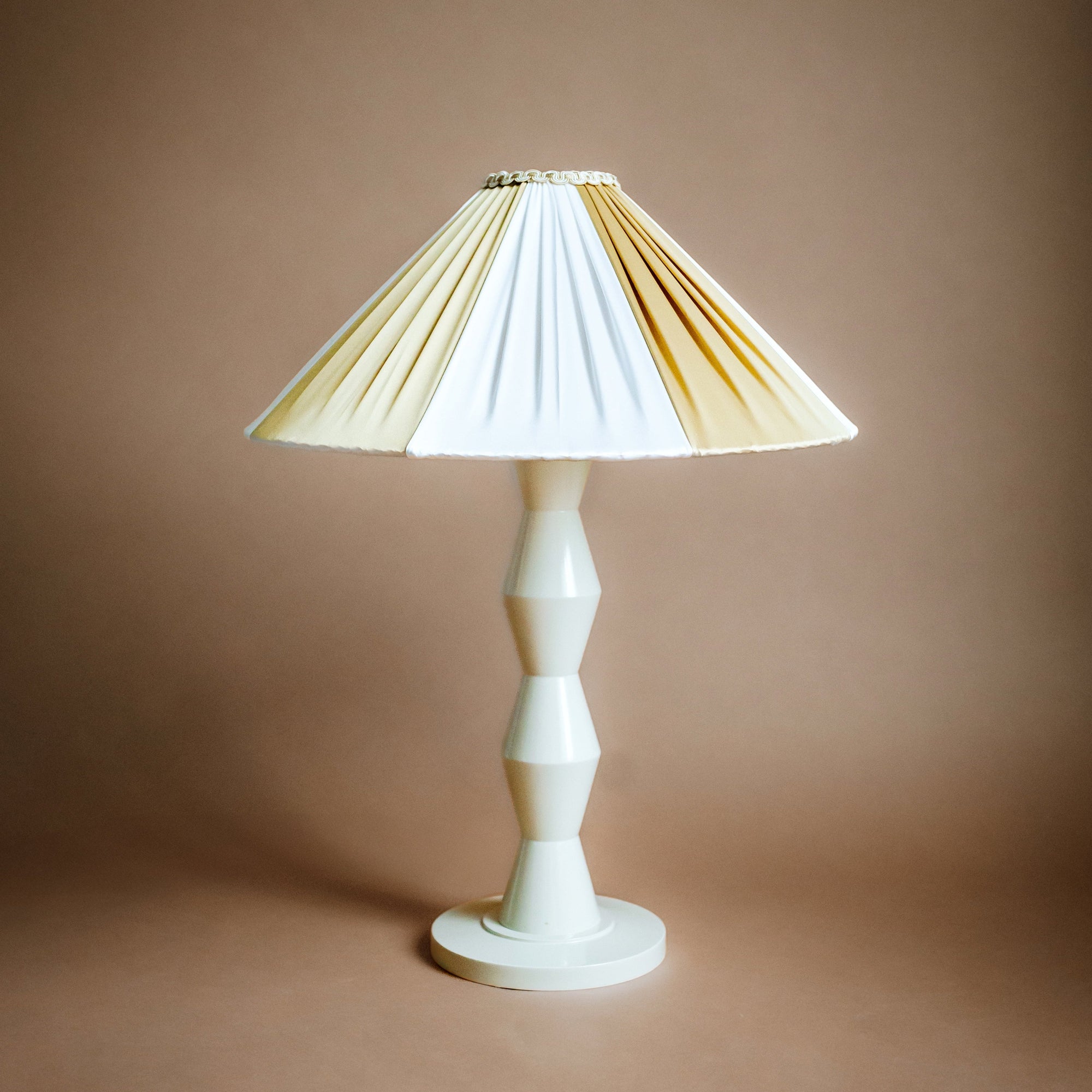 The Fitz - White Lamp